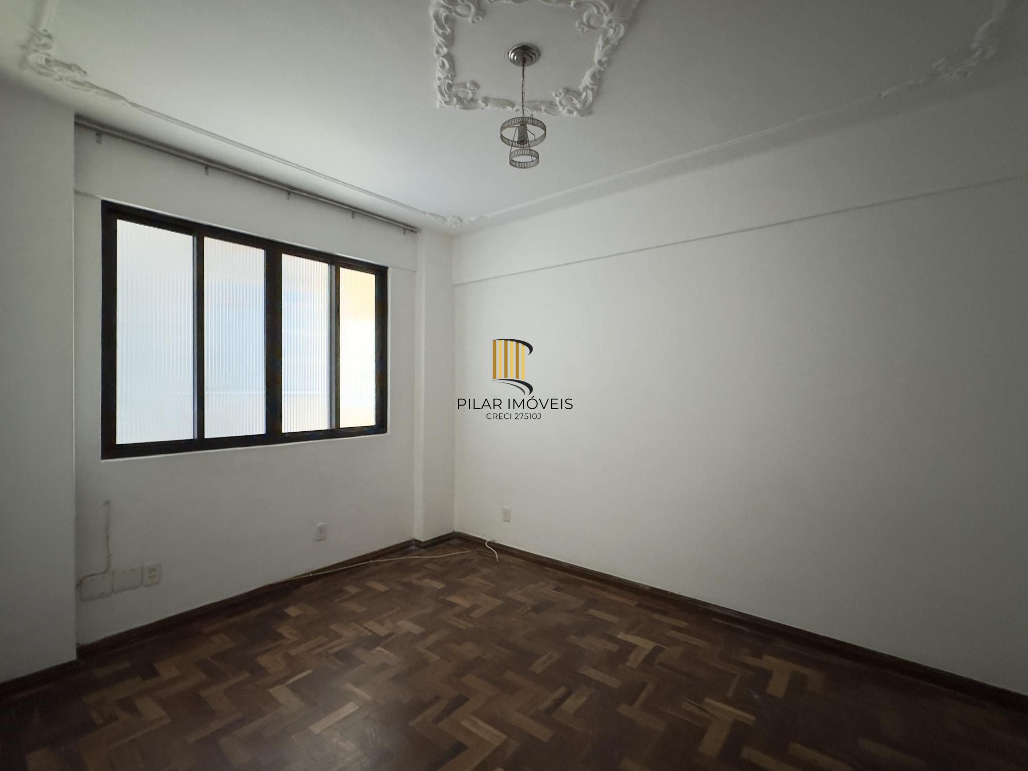 APARTAMENTO 2 DORMITÓRIOS TOTALMENTE REFORMADO NO CENTRO HISTÓRICO