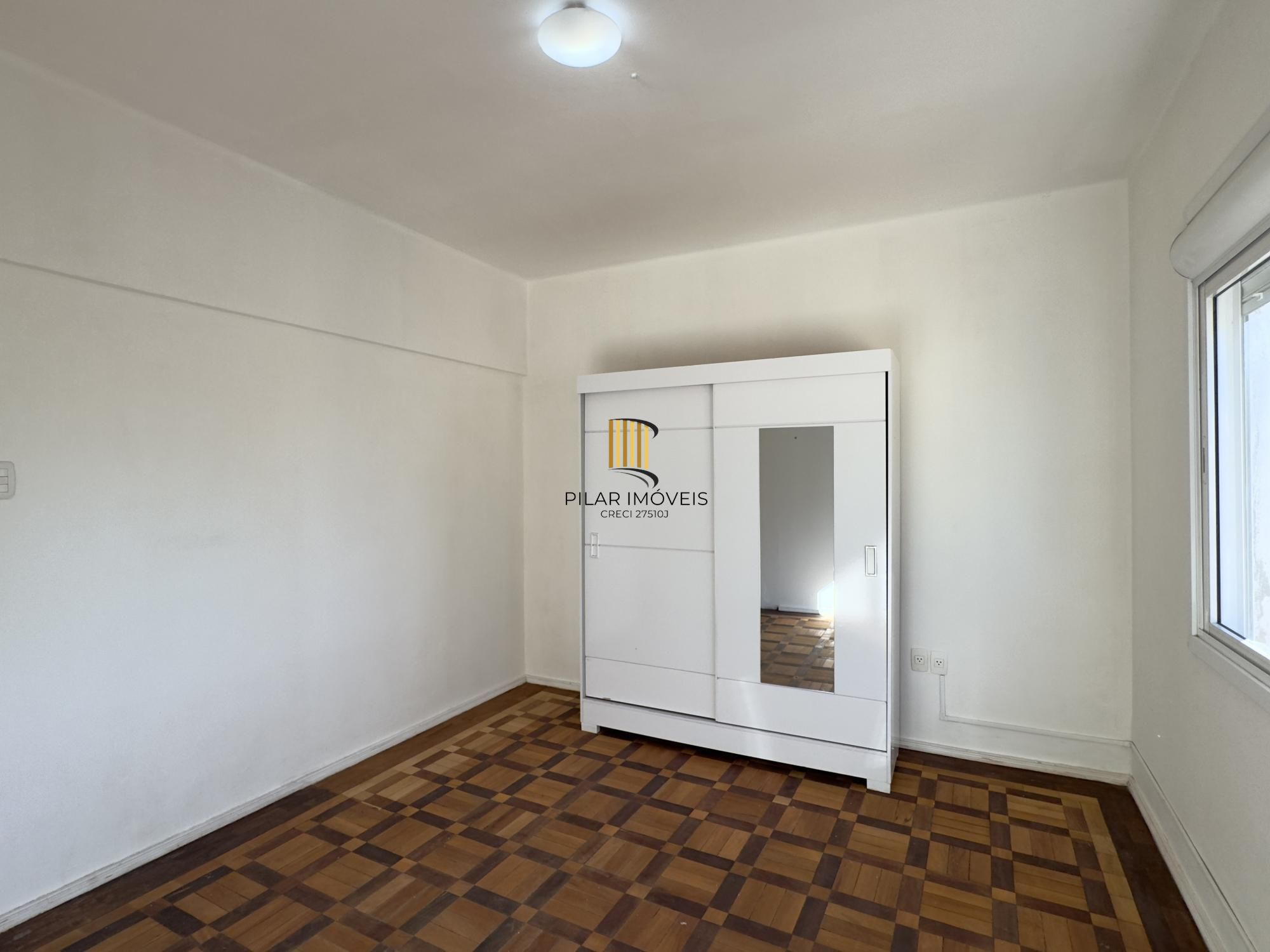 APARTAMENTO 2 DORMITÓRIOS REFORMADO COM LINDA VISTA NO CENTRO HISTÓRICO