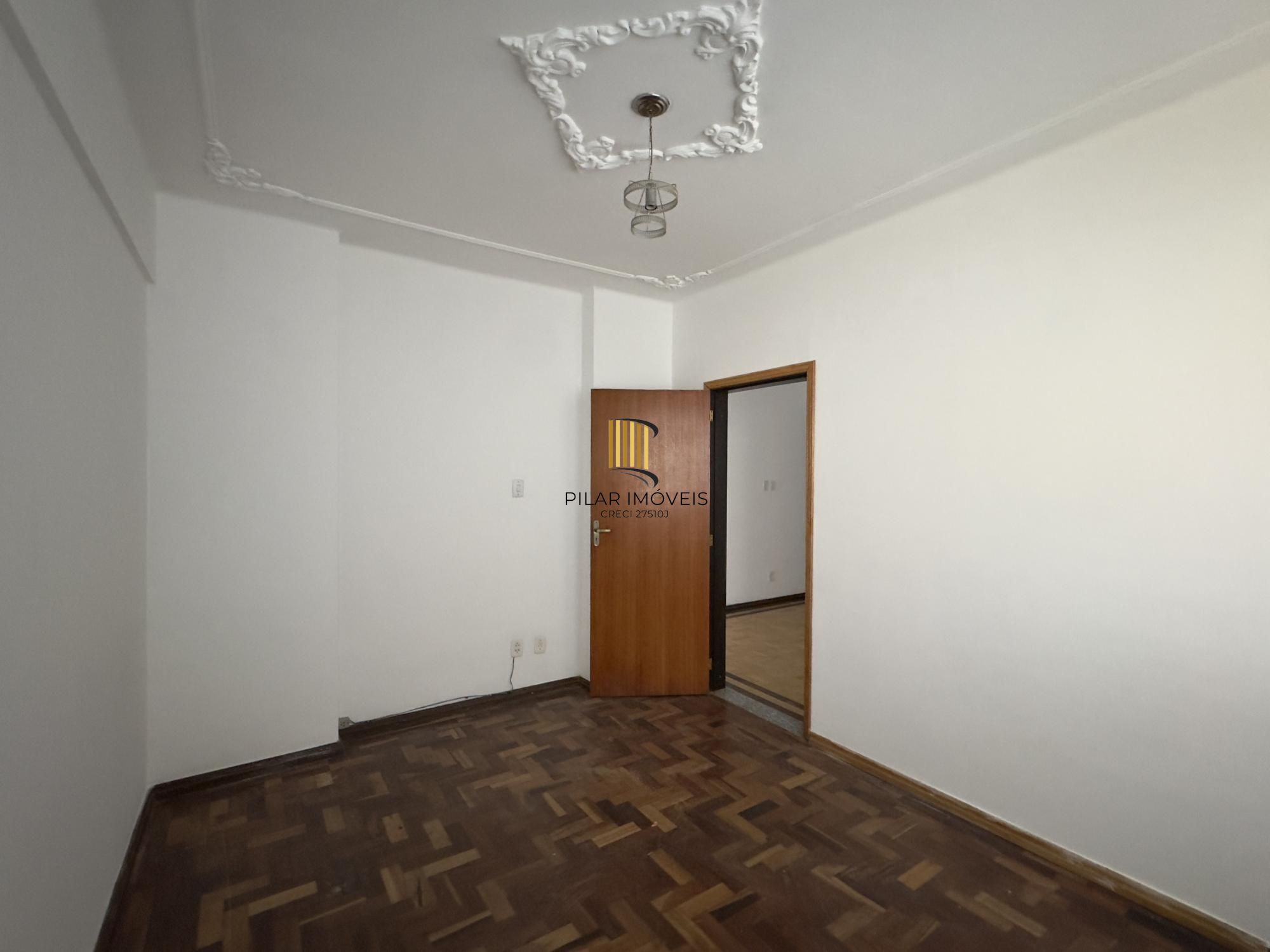 APARTAMENTO 2 DORMITÓRIOS TOTALMENTE REFORMADO NO CENTRO HISTÓRICO