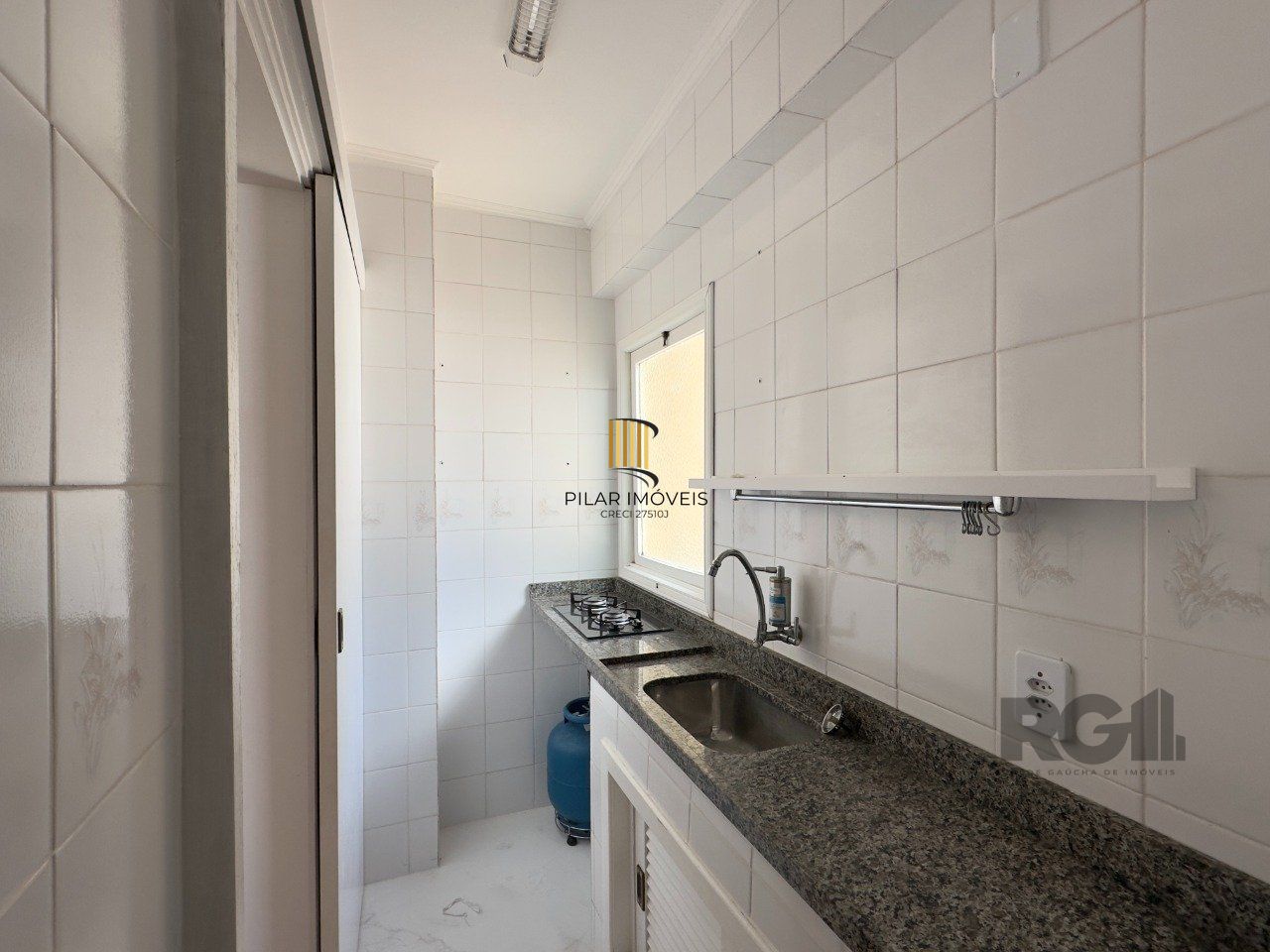 APARTAMENTO JK COM ÓTIMO ESPAÇO E BEM ILUMINADO PRÓXIMO AO GUAÍBA