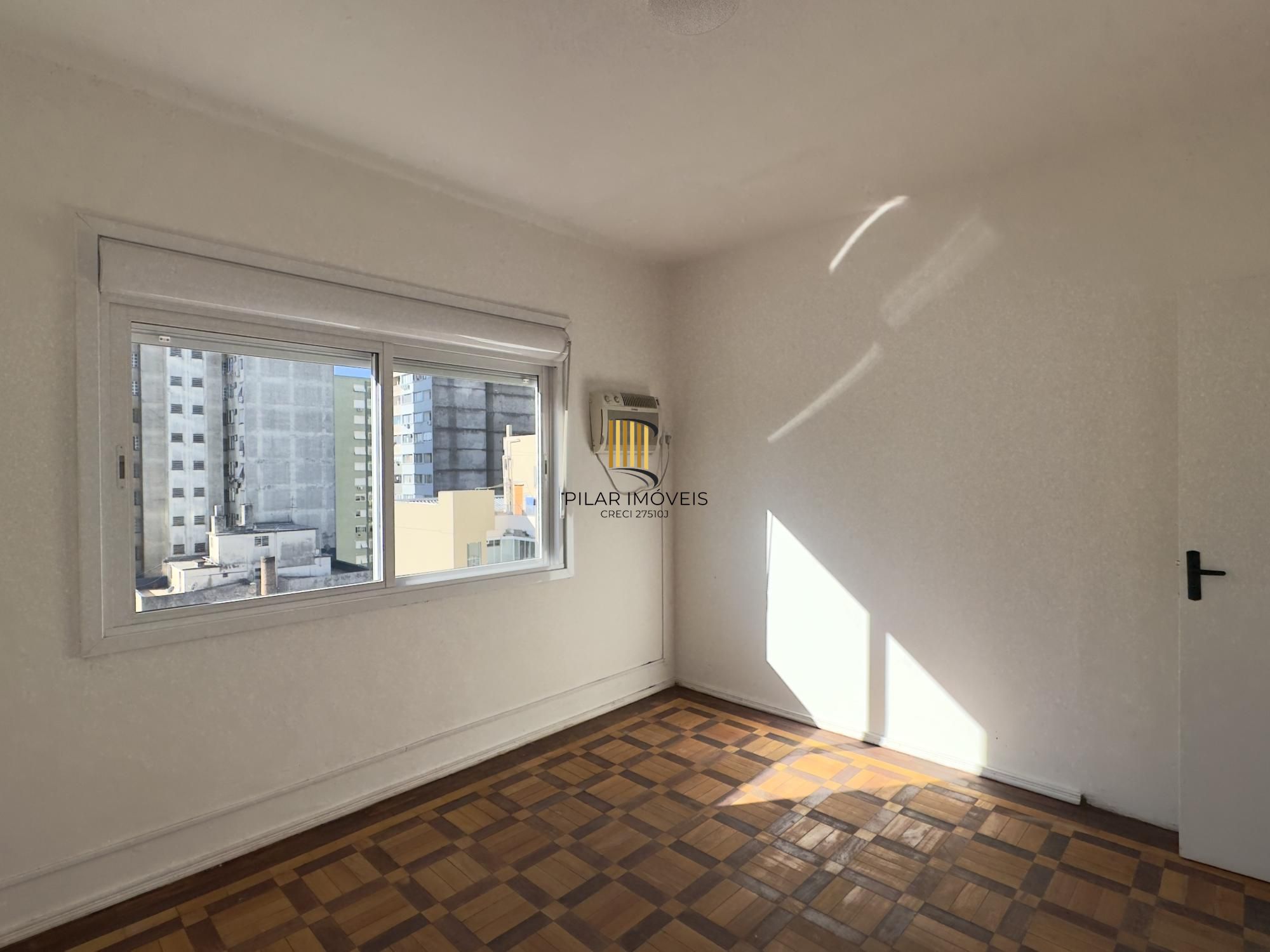 APARTAMENTO 2 DORMITÓRIOS REFORMADO COM LINDA VISTA NO CENTRO HISTÓRICO