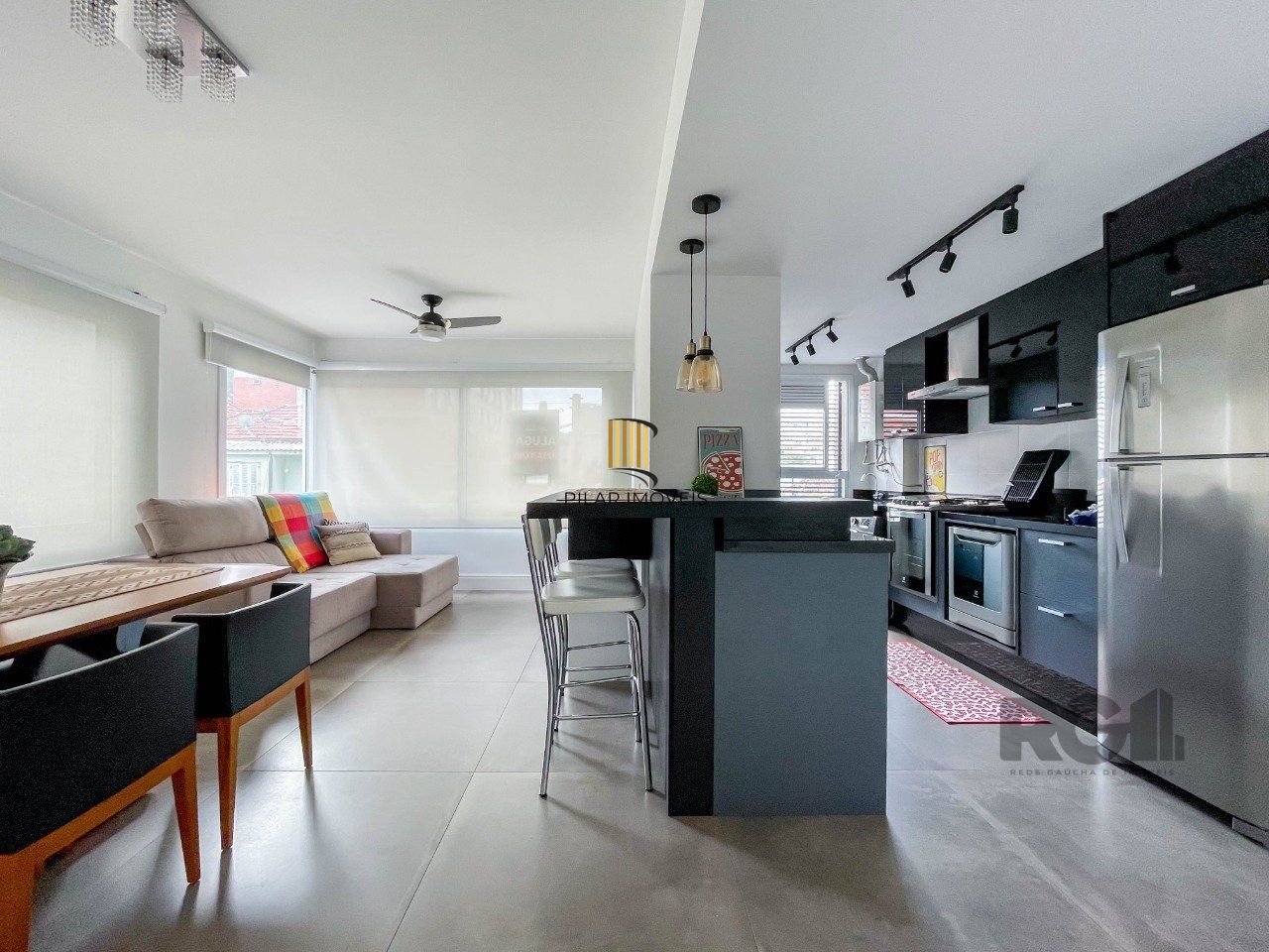 APARTAMENTO MOBILIADO 70M² DE 2 DORMITÓRIOS E 1 VAGA - BAIRRO MENINO DEUS - Pilar Imóveis