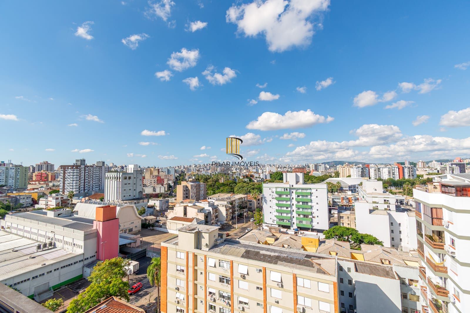 APARTAMENTODE 3 DORMITÓRIO COM SUÍTE E 2 VAGAS DE GARAGEM NO MENINO DEUS