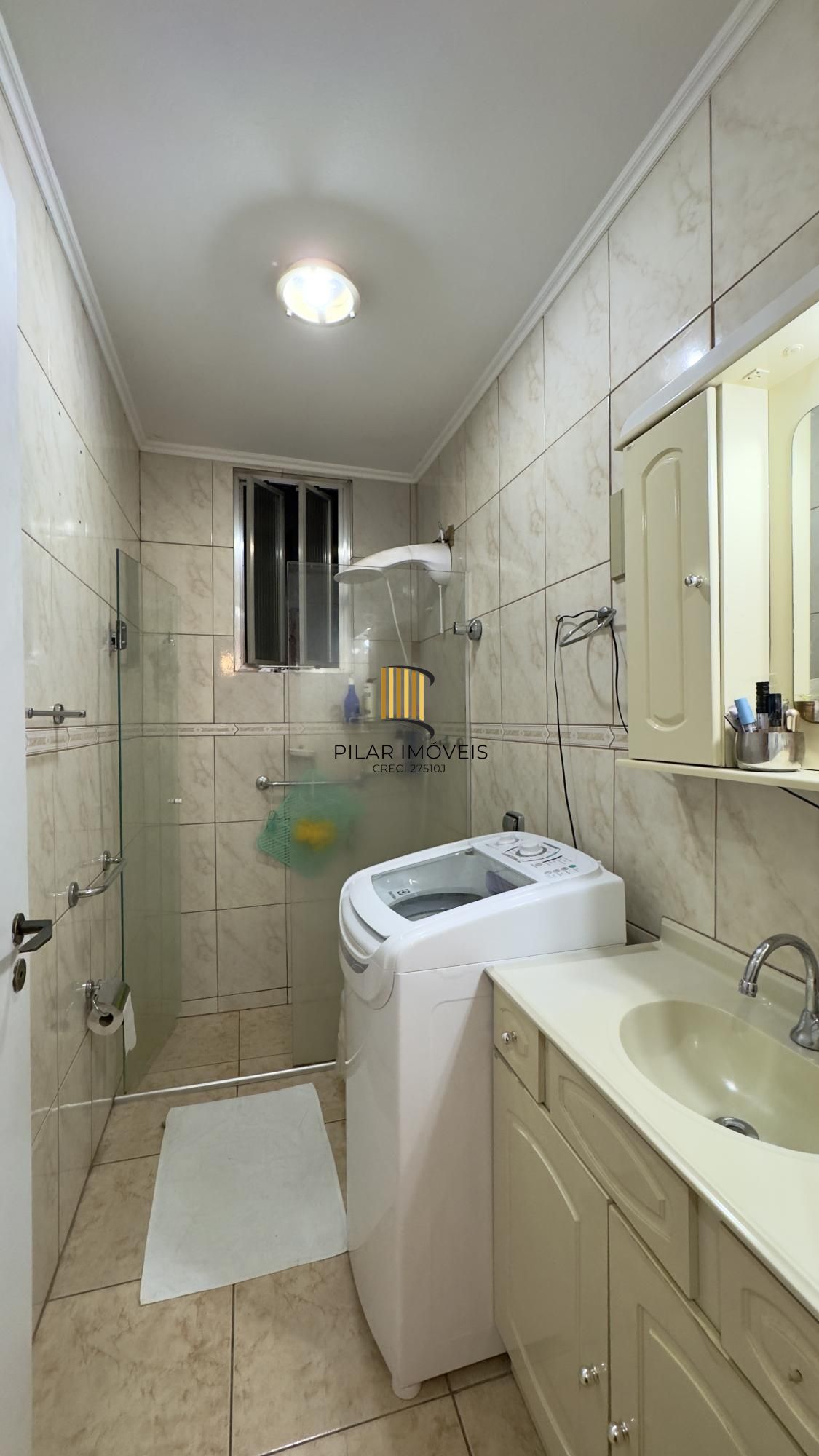 Apartamento 1 dormitório amplo, em andar alto com vista, no Centro Histórico