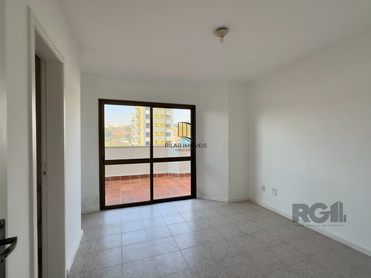 COBERTURA COM 174M², DE FRENTE, 3 DORMITÓRIOS, EM ÓTIMA LOCALIZAÇÃO NO MENINO DEUS
