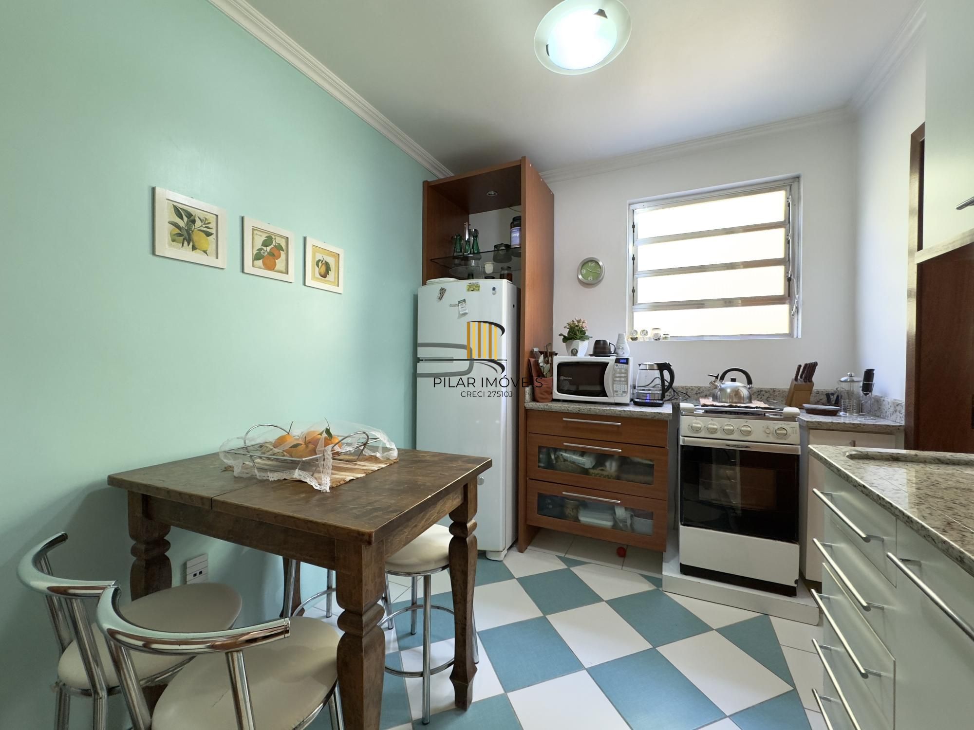 APARTAMENTO 2 DORMITÓRIOS SUPER CHARMOSO NO BAIRRO CENTRO HISTÓRICO