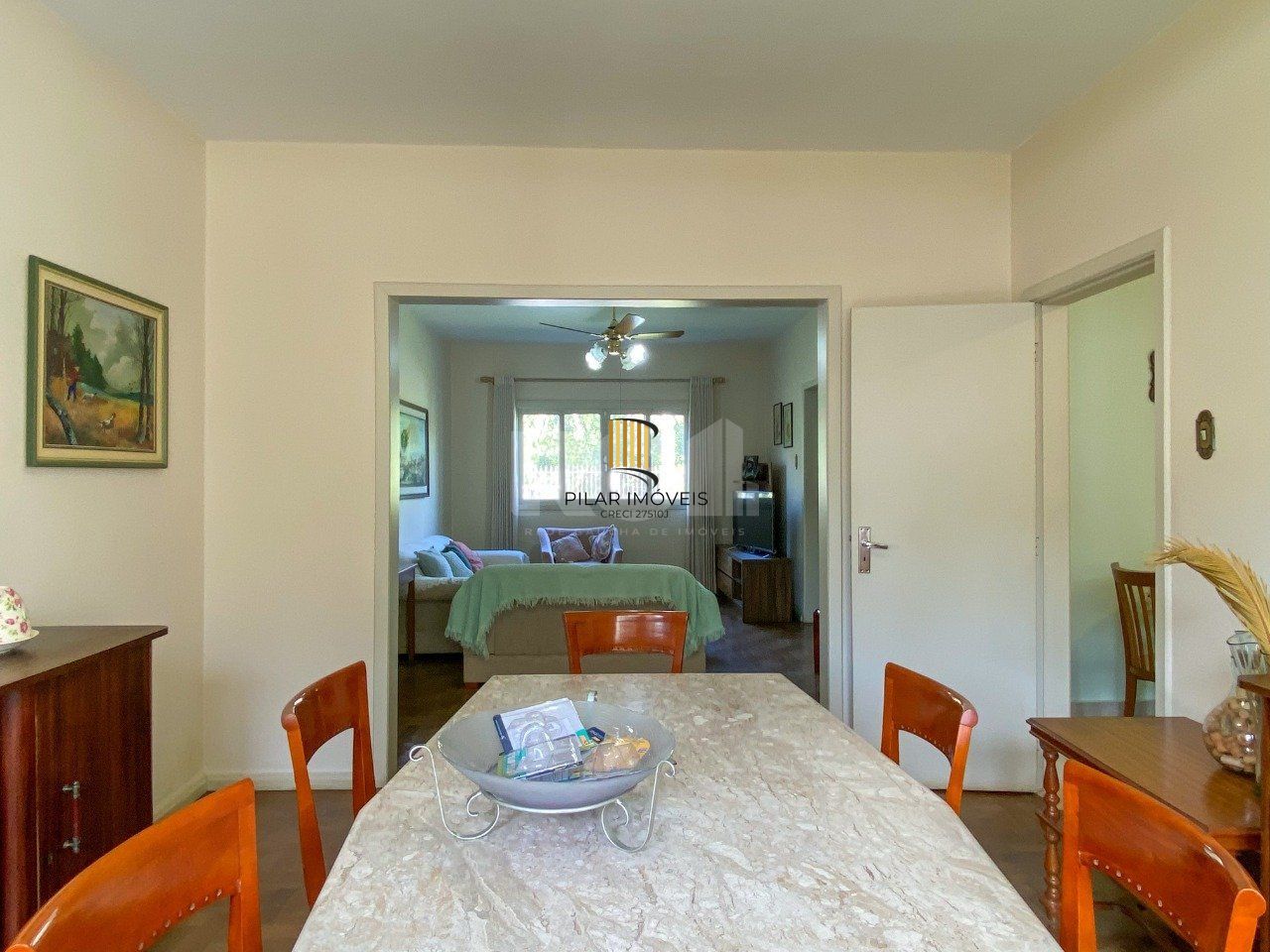 Casa com 4 dormitórios, no bairro Nossa Senhora das Graças em Canoas/RS
