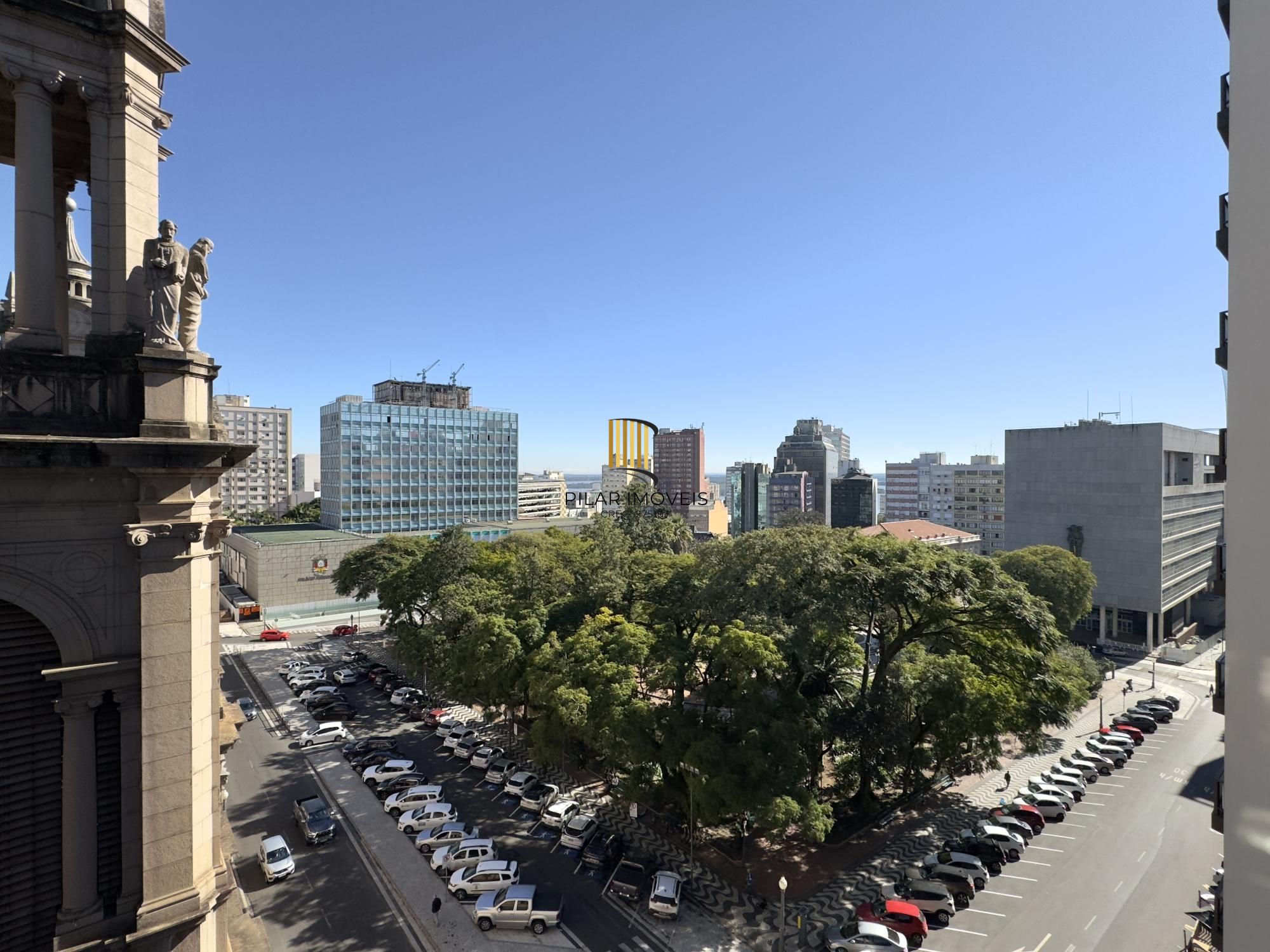 APARTAMENTO 3 DORMITÓRIOS COM LINDA VISTA DA CATEDRAL NO CENTRO HISTÓRICO