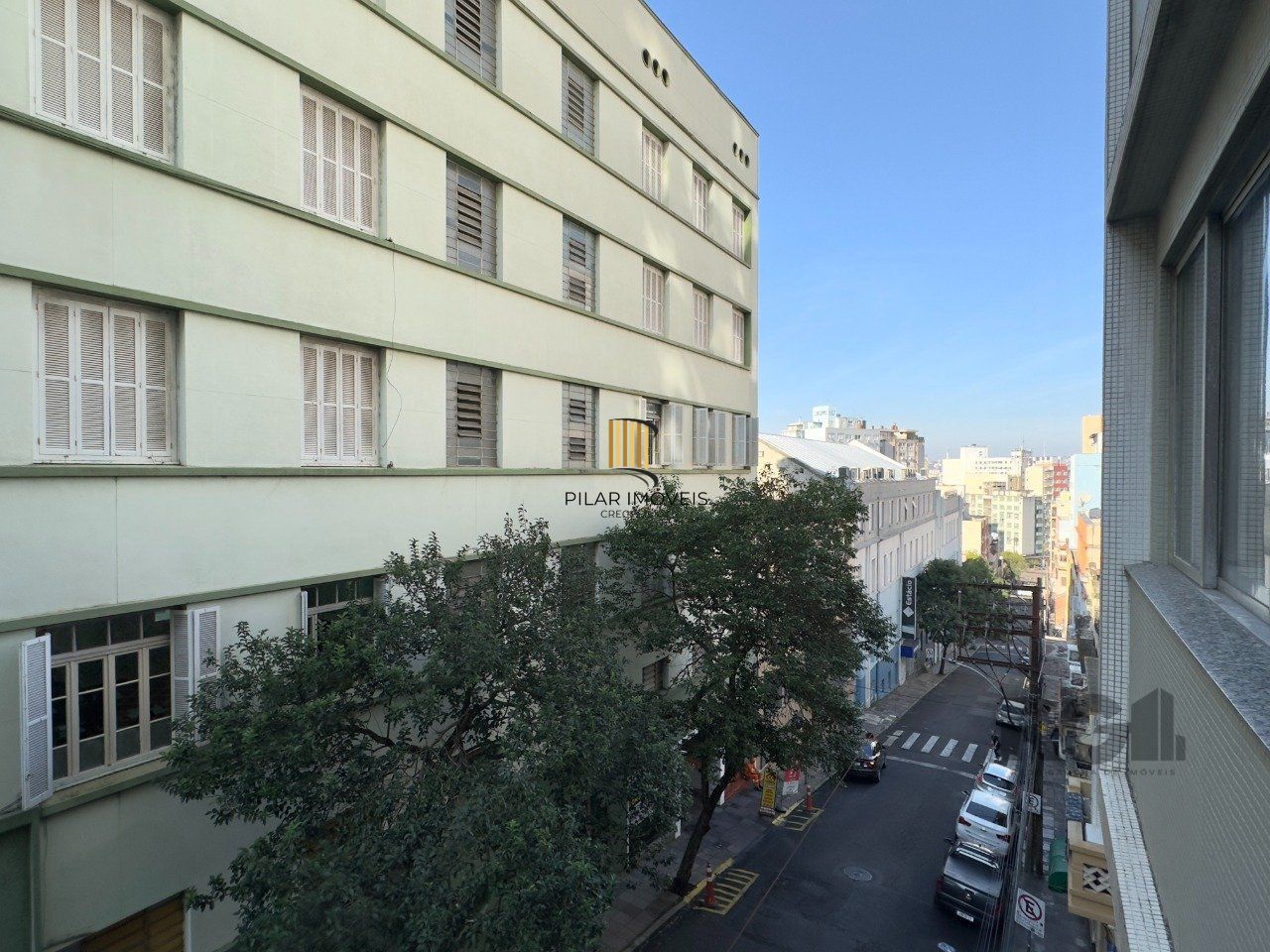 SUPER APARTAMENTO REFORMADO DE 3 DORMITÓRIOS EM ÓTIMA LOCALIZAÇÃO NA DUQUE