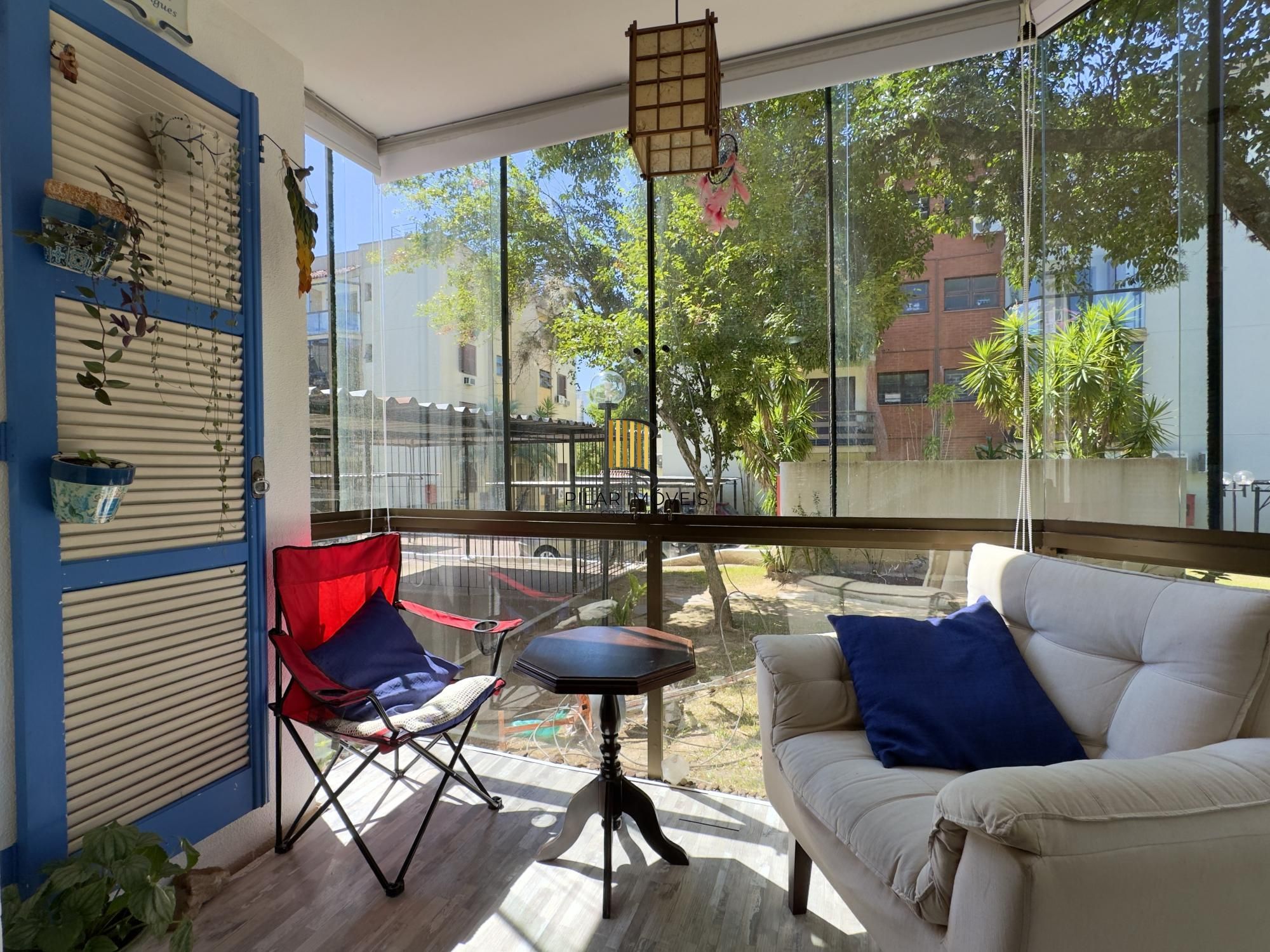 Apartamento 2 dormitórios com sacada e vaga de garagem próximo à PUCRS