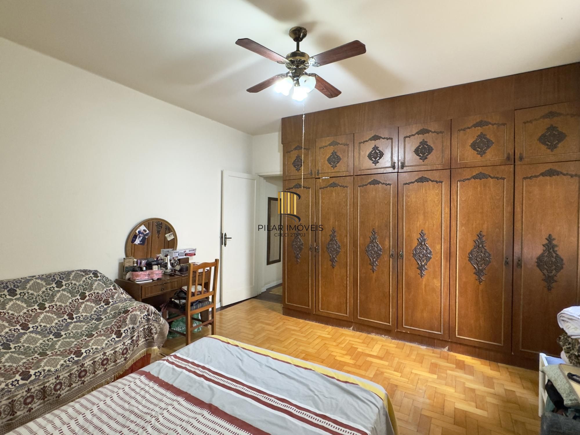 Apartamento 2 dormitórios com pátio