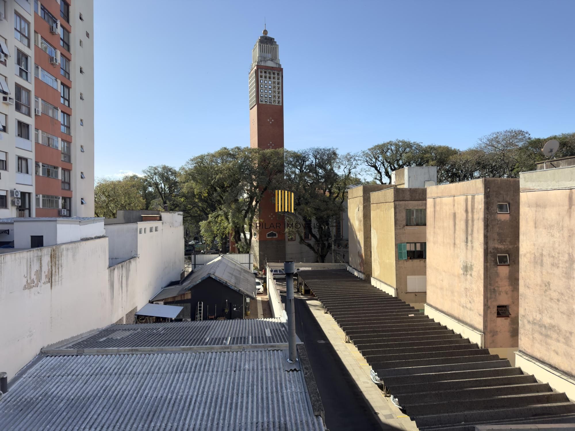 Apartamento reformado de 68m², 2 dormitórios no bairro Praia de Belas