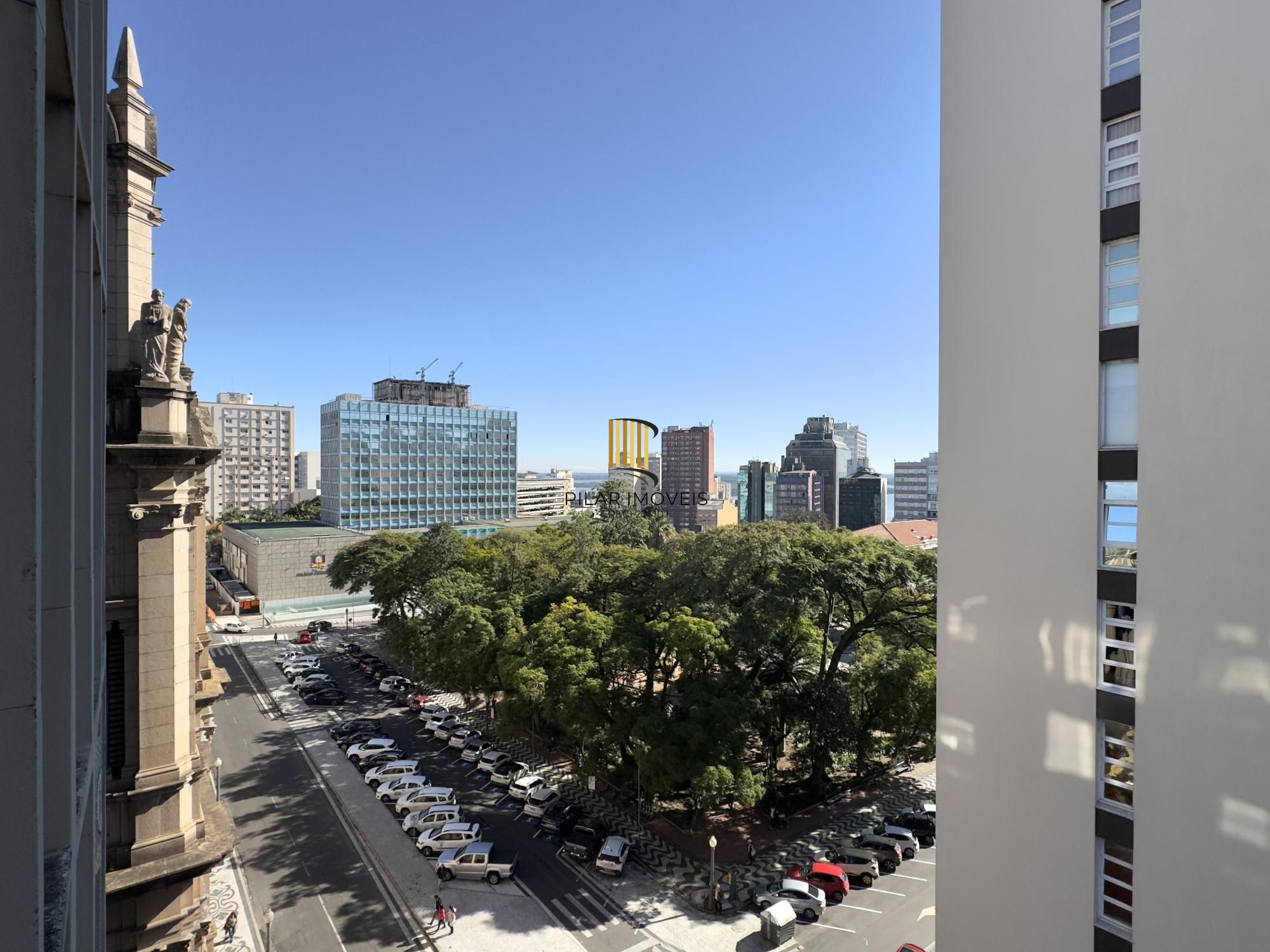 APARTAMENTO 3 DORMITÓRIOS COM LINDA VISTA DA CATEDRAL NO CENTRO HISTÓRICO