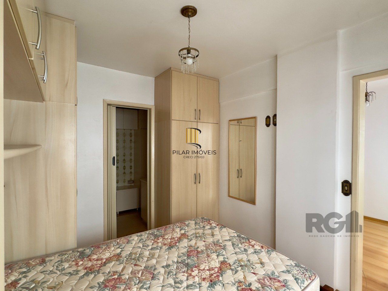 APARTAMENTO SEMIMOBILIADO COM ÓTIMA LOCALIZAÇÃO NO CENTRO HISTÓRICO