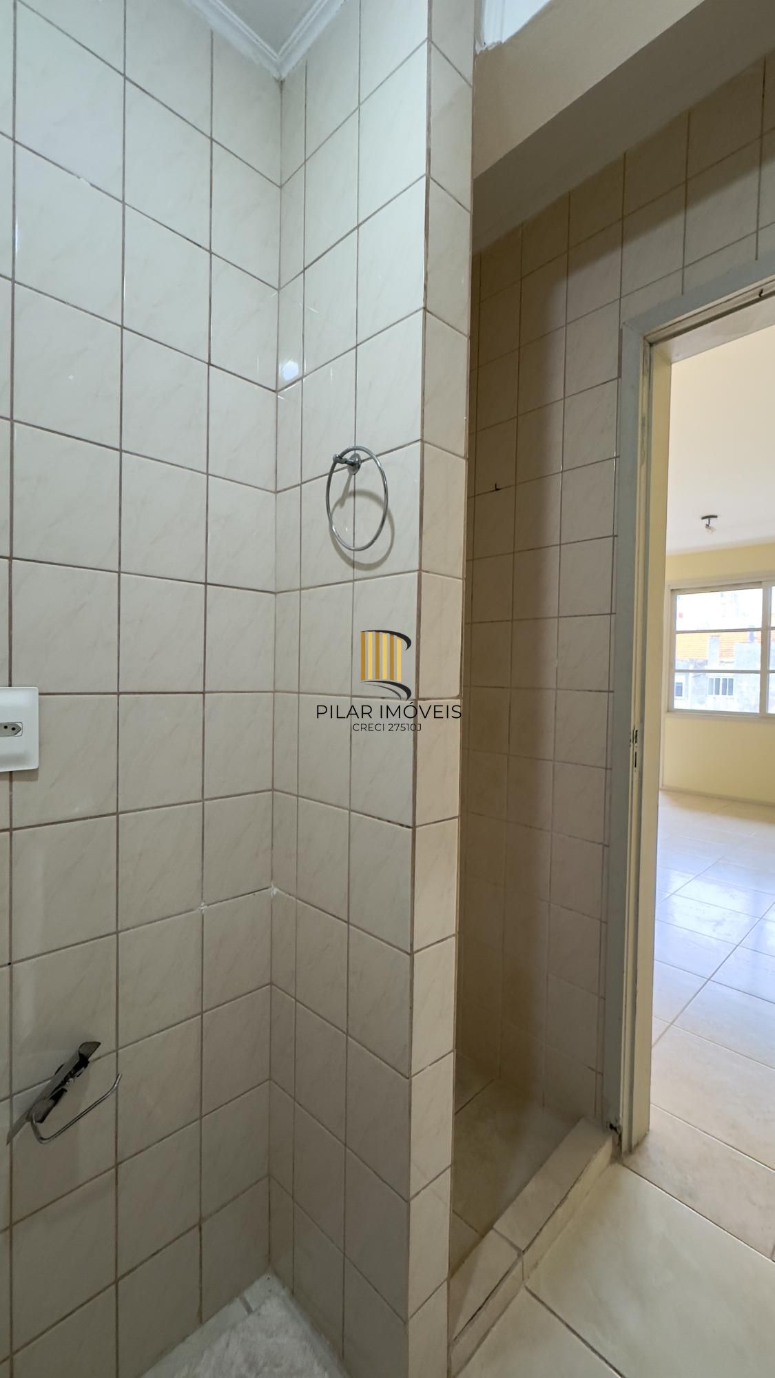 APARTAMENTO COM SACADA JUNTO À ORLA DO GUAÍBA NO CENTRO HISTÓRICO