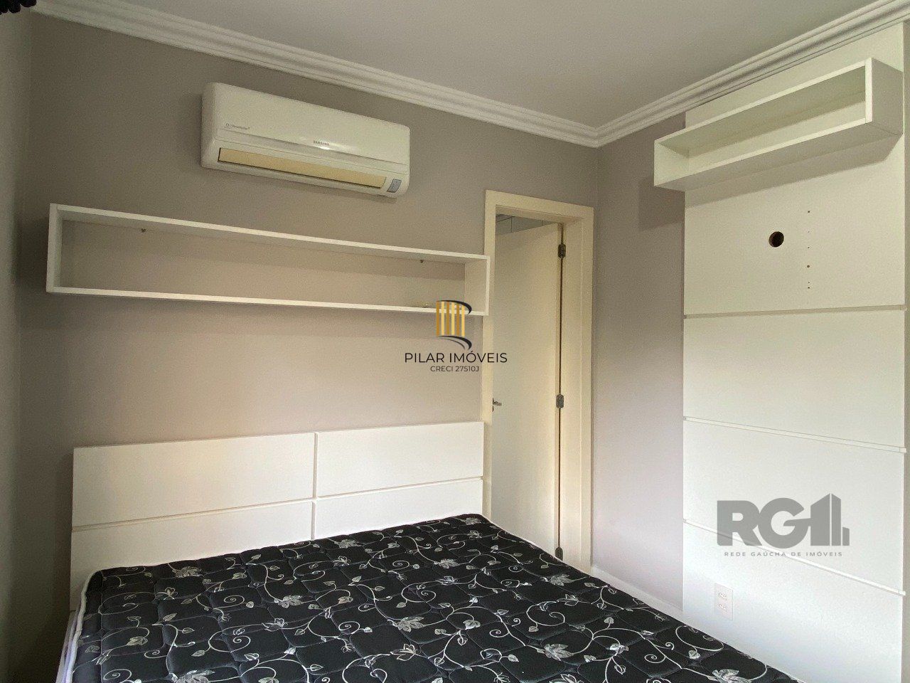 APARTAMENTO MOBILIADO DE 2 DORMITÓRIOS - CENTRO HISTÓRICO