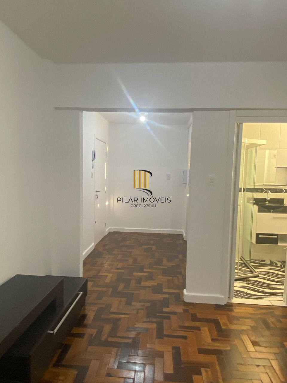APARTAMENTO STUDIO, COM VISTA PARA O GUAÍBA NO CENTRO HISTÓRICO