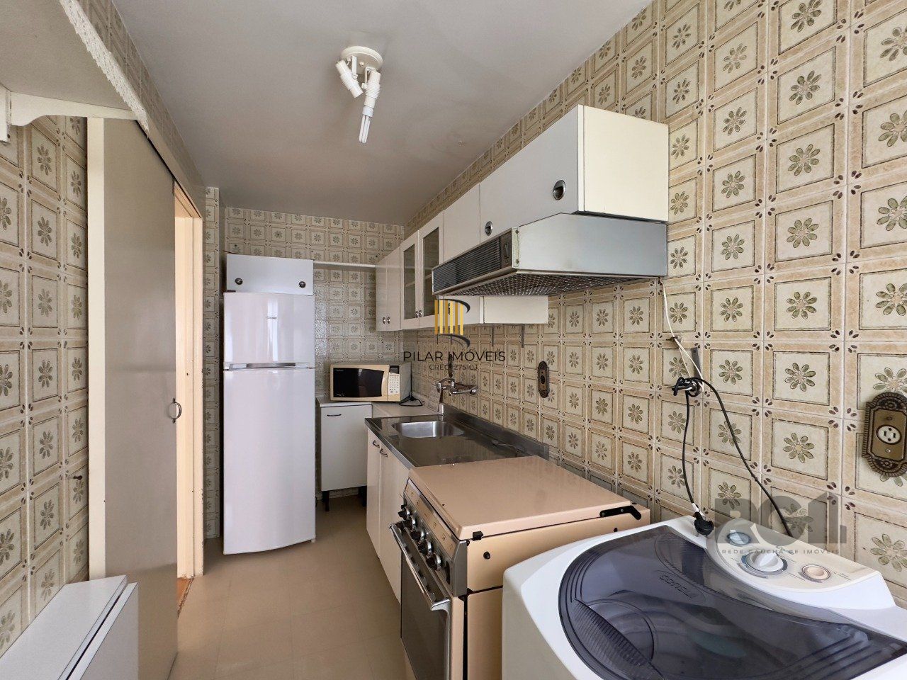APARTAMENTO SEMIMOBILIADO COM ÓTIMA LOCALIZAÇÃO NO CENTRO HISTÓRICO