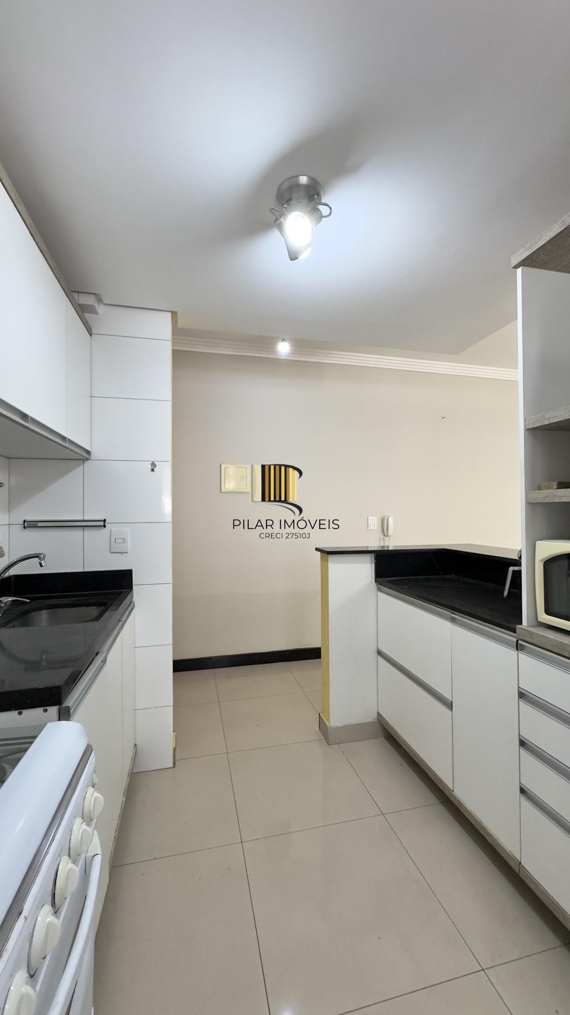 APARTAMENTO 2 DORMITÓRIOS, SENDO 1 SUÍTE COM VAGA DE GARAGEM NO BAIRRO SANTANA