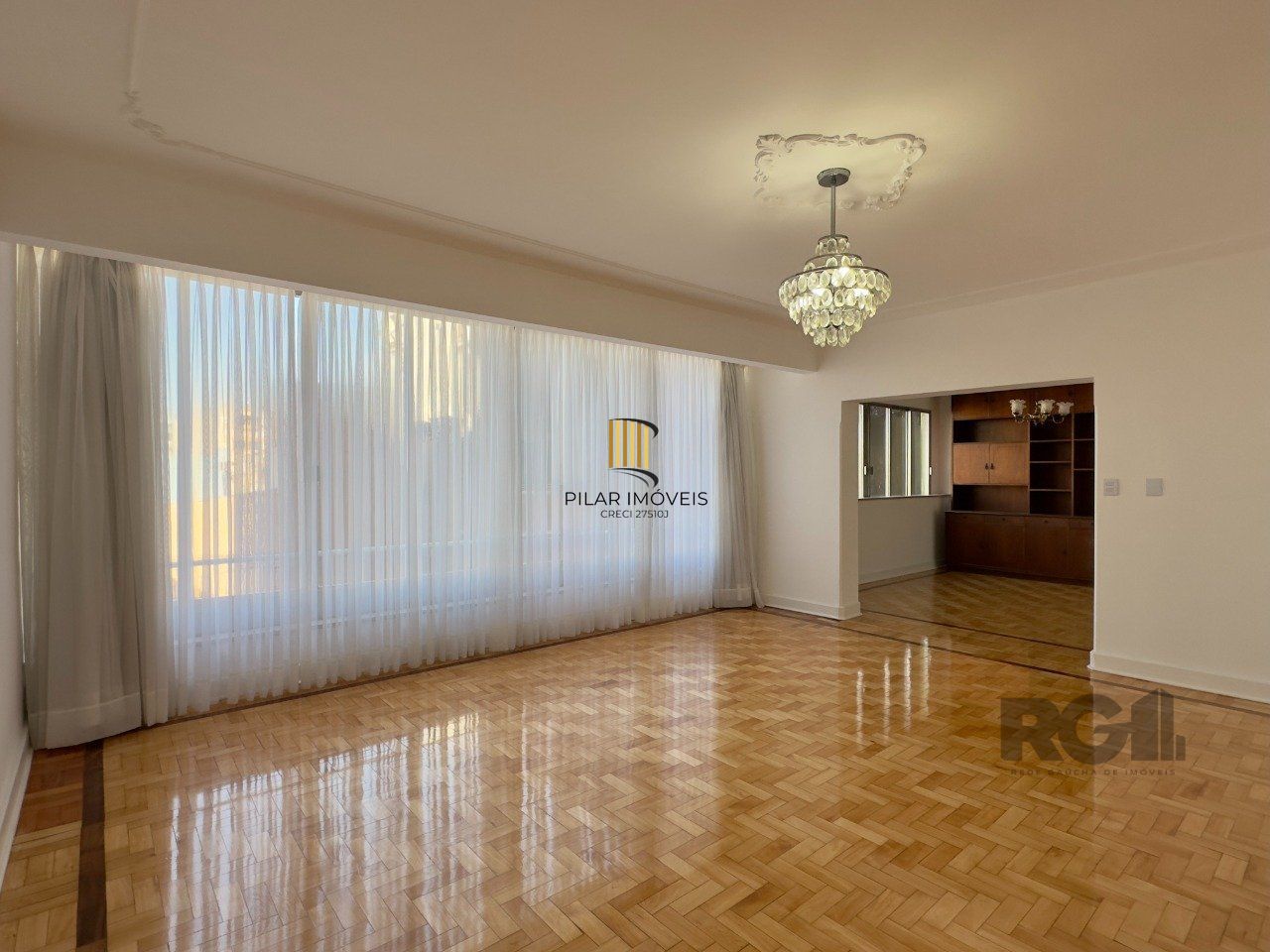 SUPER APARTAMENTO REFORMADO DE 3 DORMITÓRIOS EM ÓTIMA LOCALIZAÇÃO NA DUQUE
