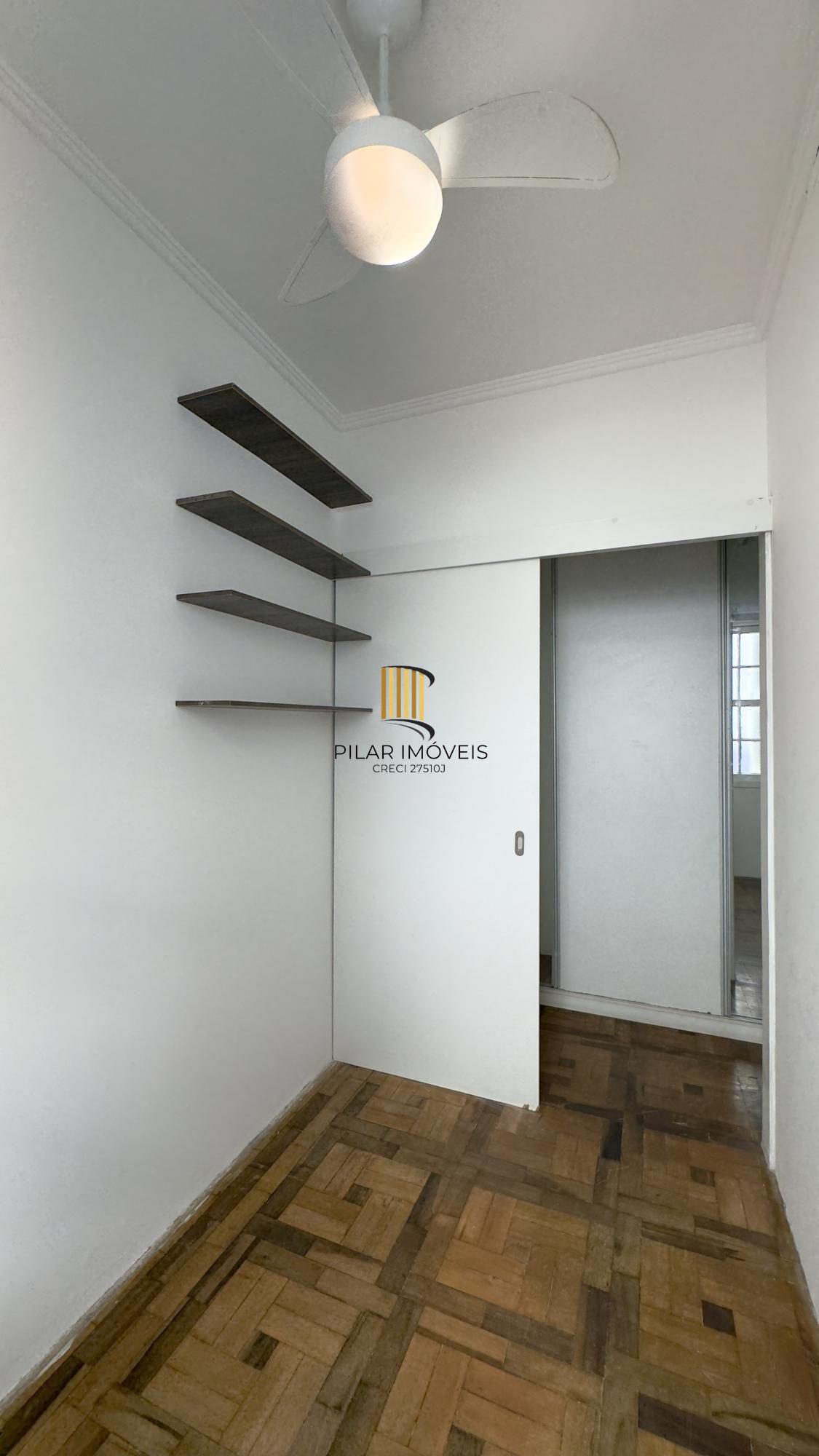 Apartamento reformado de 68m², 2 dormitórios no bairro Praia de Belas