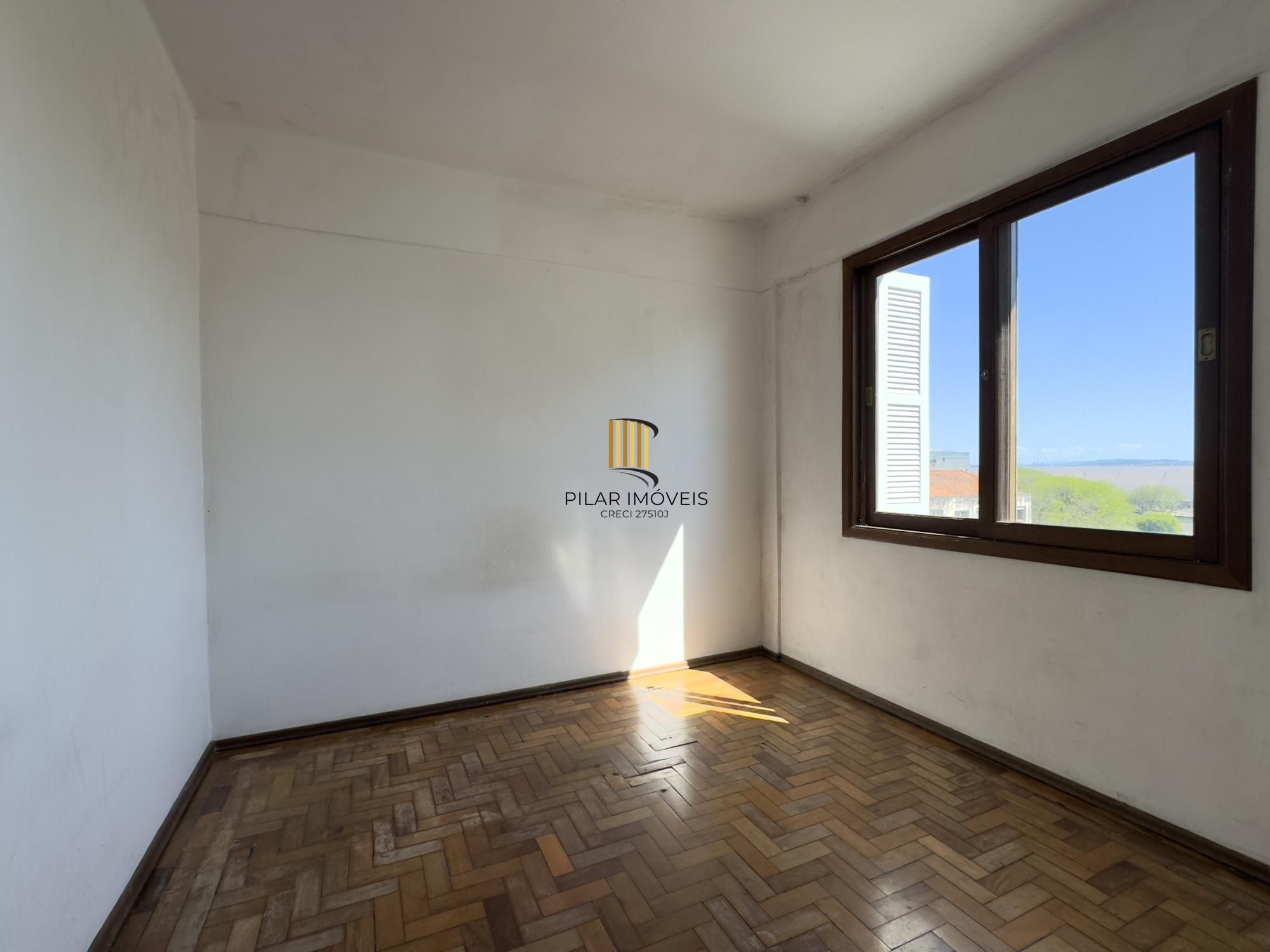 Apartamento 1 dormitório com vista e muito potencial no Centro Histórico