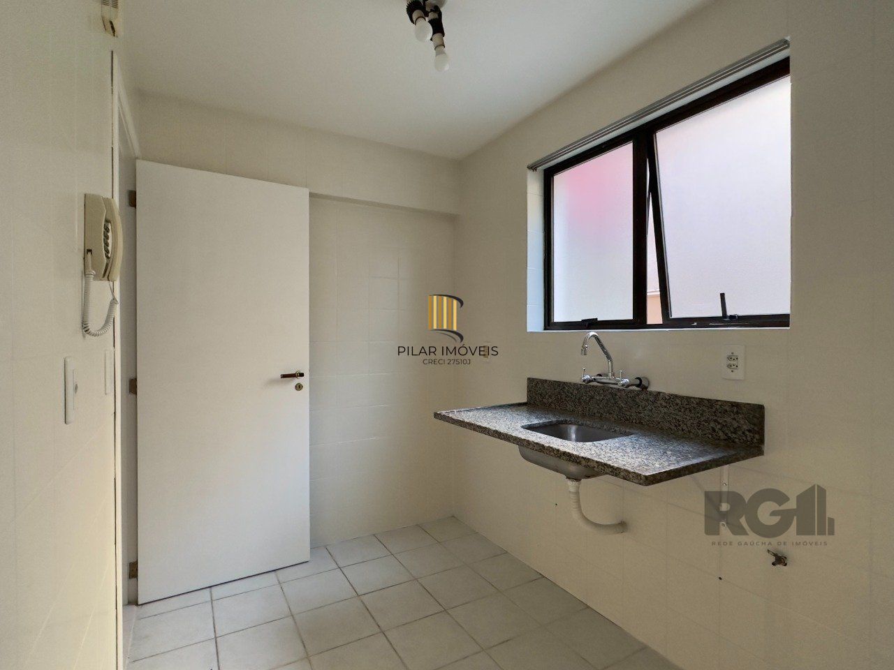 APARTAMENTO GARDEN, 2 DORMITÓRIOS E 1 VAGA DE GARAGEM COM ÓTIMA LOCALIZAÇÃO NO MOINHOS