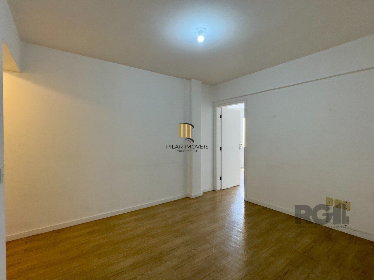 APARTAMENTO 1 DORMITÓRIO DE FRENTE NO CENTRO HISTÓRICO