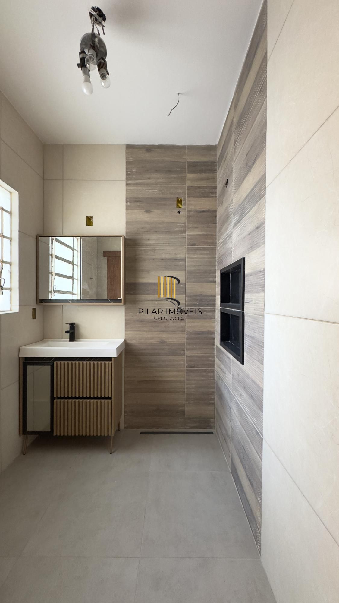 Apartamento reformado de 68m², 2 dormitórios no bairro Praia de Belas