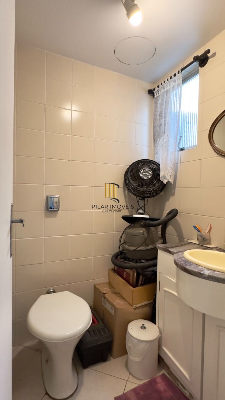 APARTAMENTO 2 DORMITÓRIOS COM LAVABO E VISTA DEFINIDA NO CENTRO HISTÓRICO