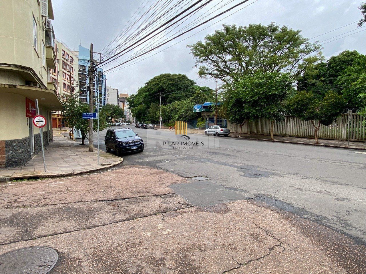 Casa de esquina com 64m², próximo ao Cais Embarcadero