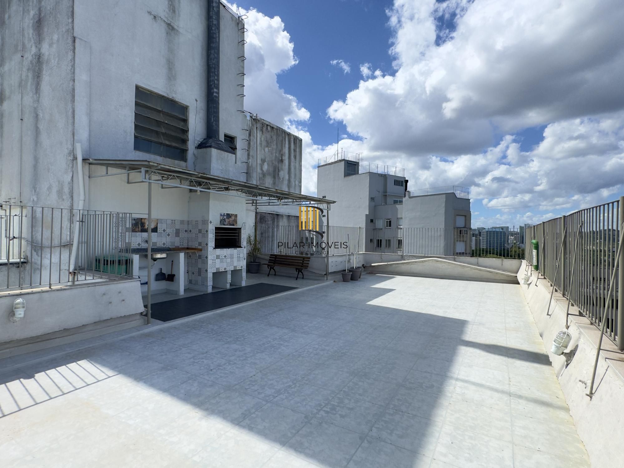 Apartamento de 1 dormitório, em andar alto, vista definida no Centro Histórico