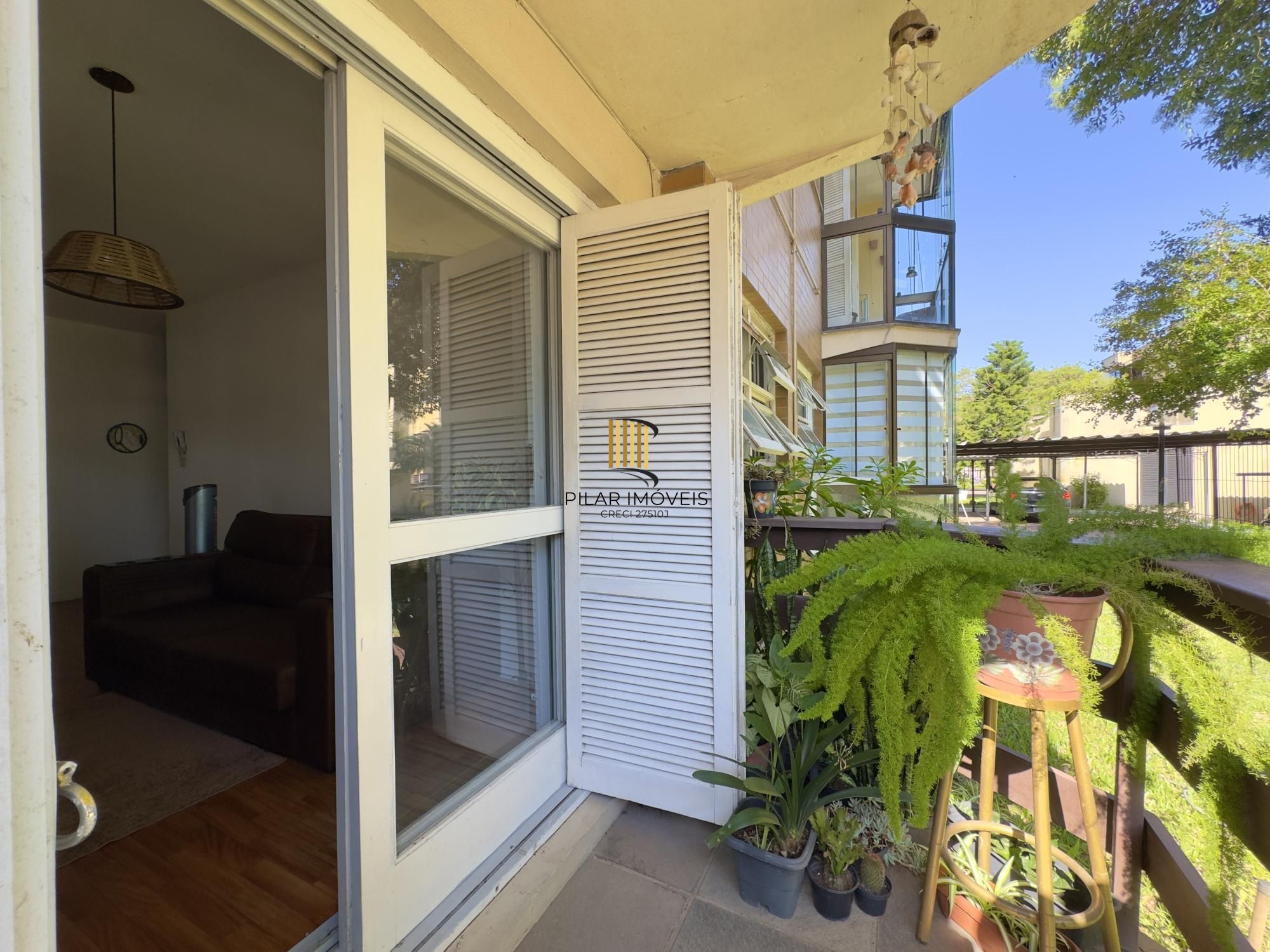 Apartamento 2 dormitório ensolarado e póximo ao Carrefour no bairro Partenon