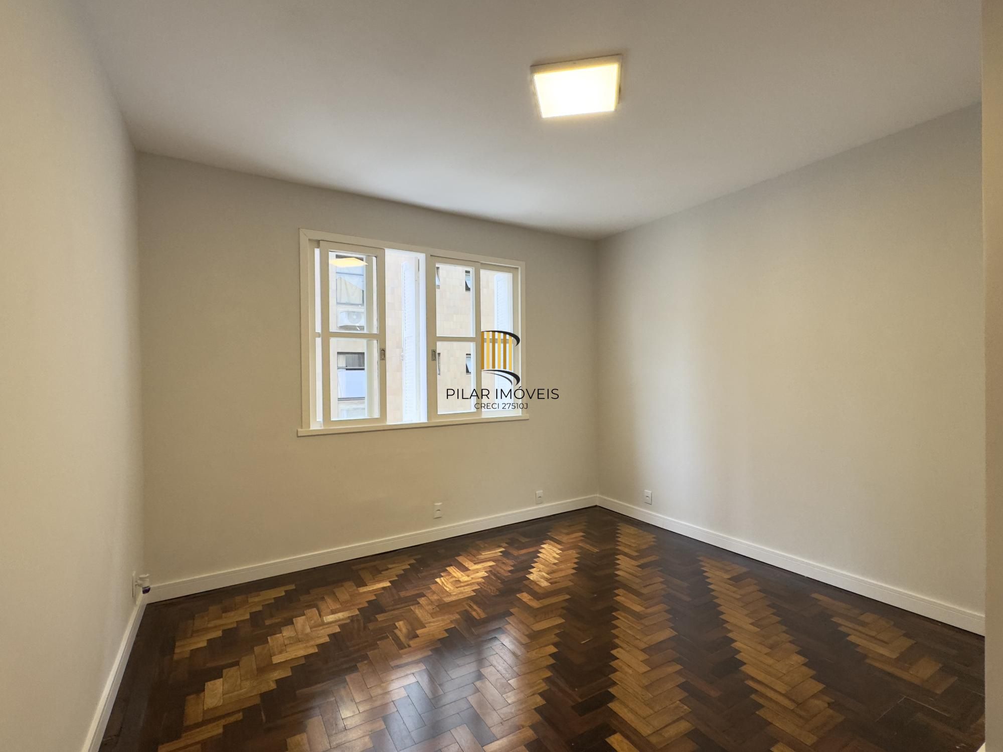 Apartamento reformado de 103m², 3 dormitórios, sendo 1 suíte no Centro Histórico