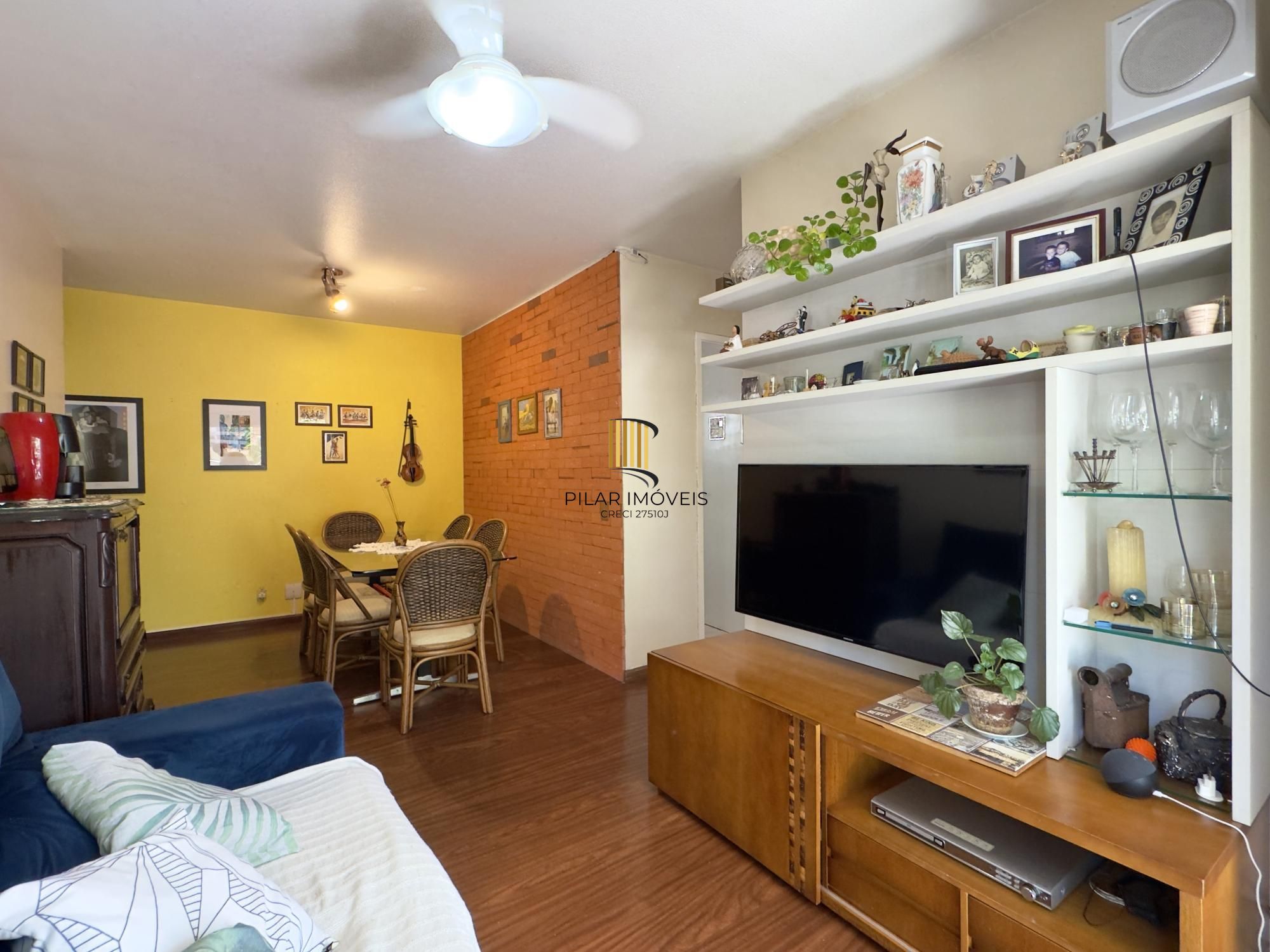 Apartamento 2 dormitórios com sacada e vaga de garagem próximo à PUCRS