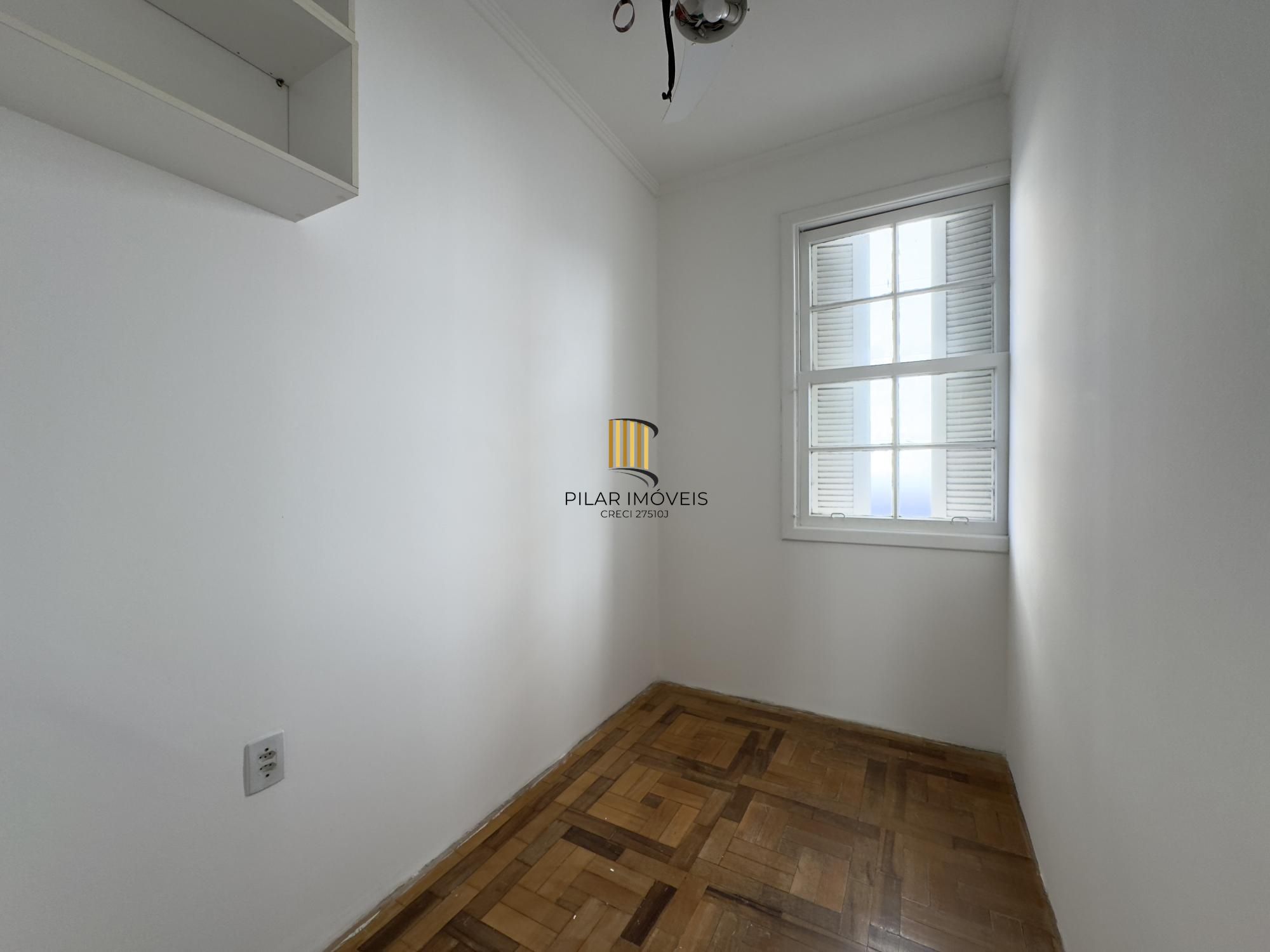 Apartamento reformado de 68m², 2 dormitórios no bairro Praia de Belas