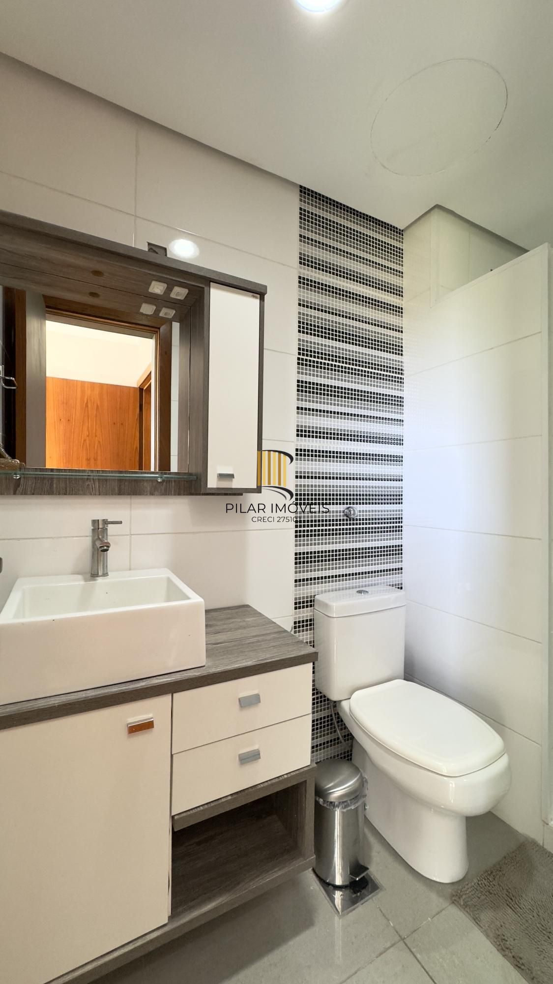 APARTAMENTO 1 DORMITÓRIO COM VAGA DE GARAGEM NO BAIRRO SANTANA