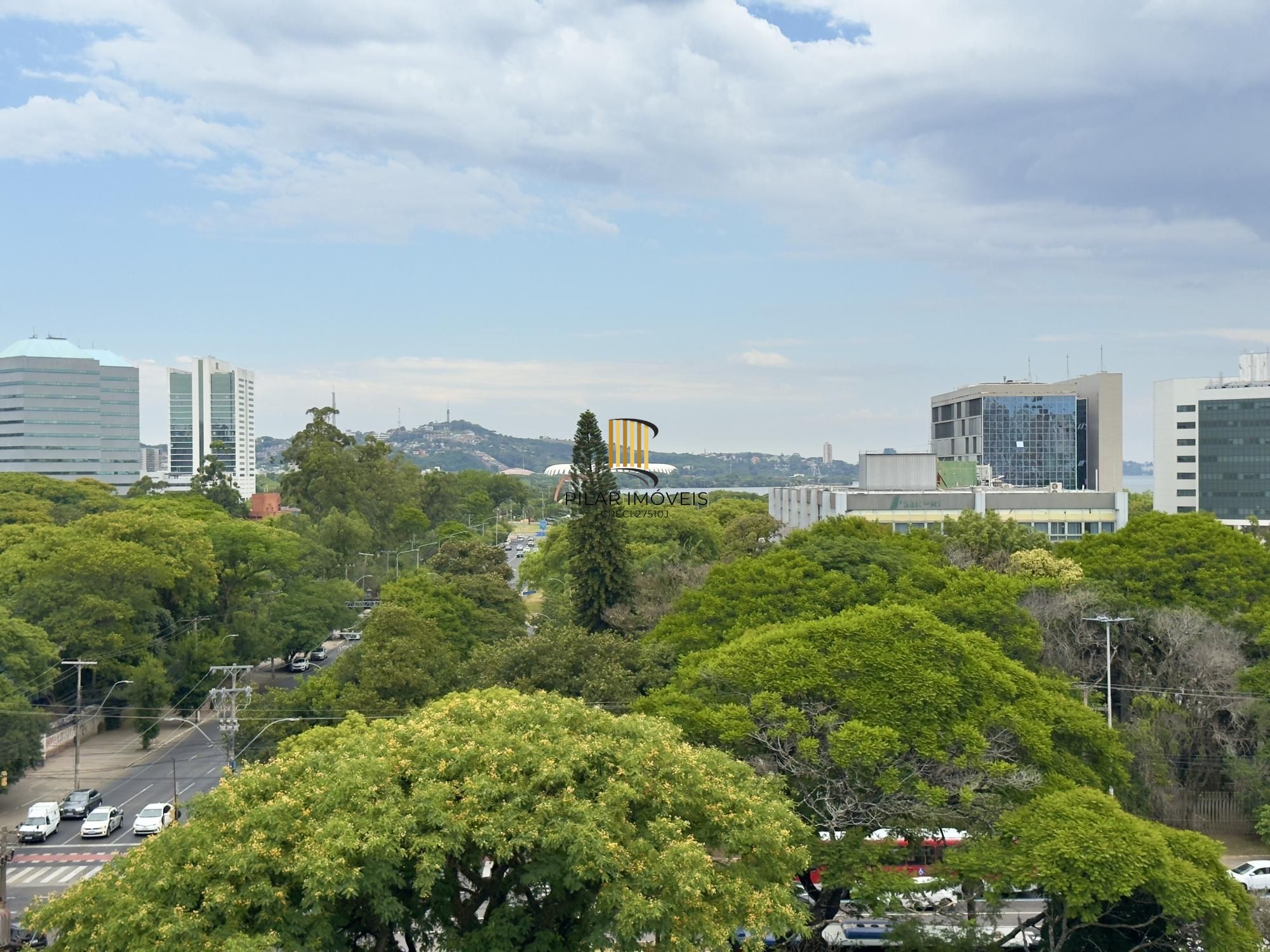 Apartamento reformado com vista definida, ótima localização no Centro Histórico