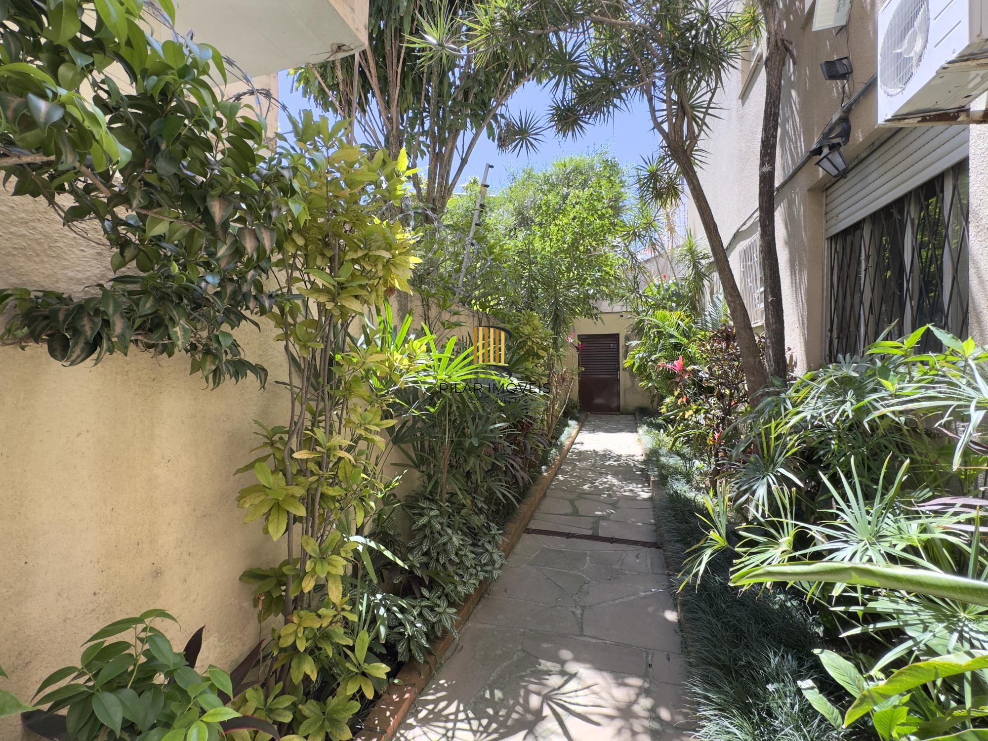 Apartamento 3 dormitórios, totalmente reformado, no coração do bairro Santana