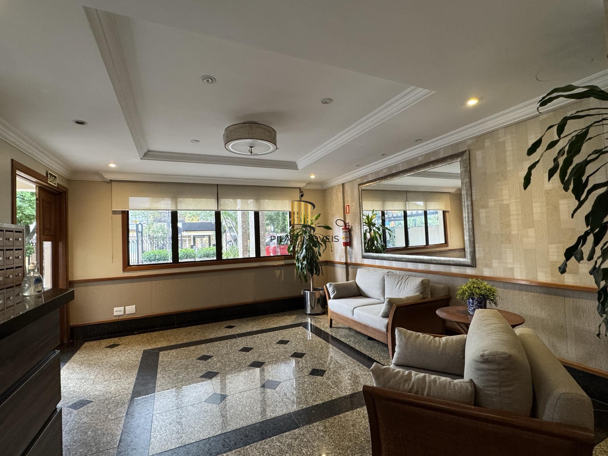 Apartamento 3 dormitórios com sacada, suíte e vaga de garagem no Menino Deus