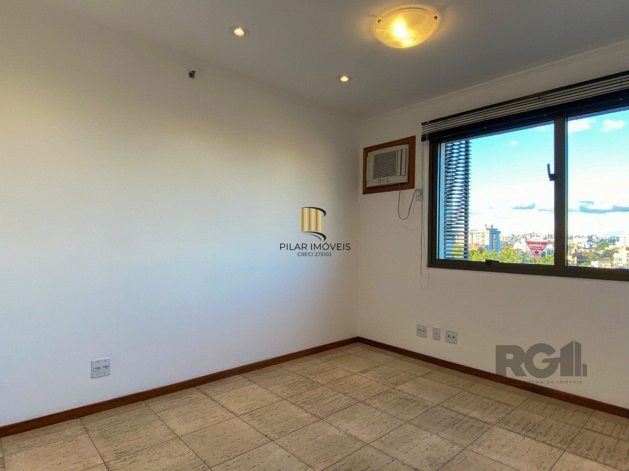 CONJUNTO COMERCIAL DE FRENTE NO PREMIUM OFFICE, JUNTO AO TREND ORLA