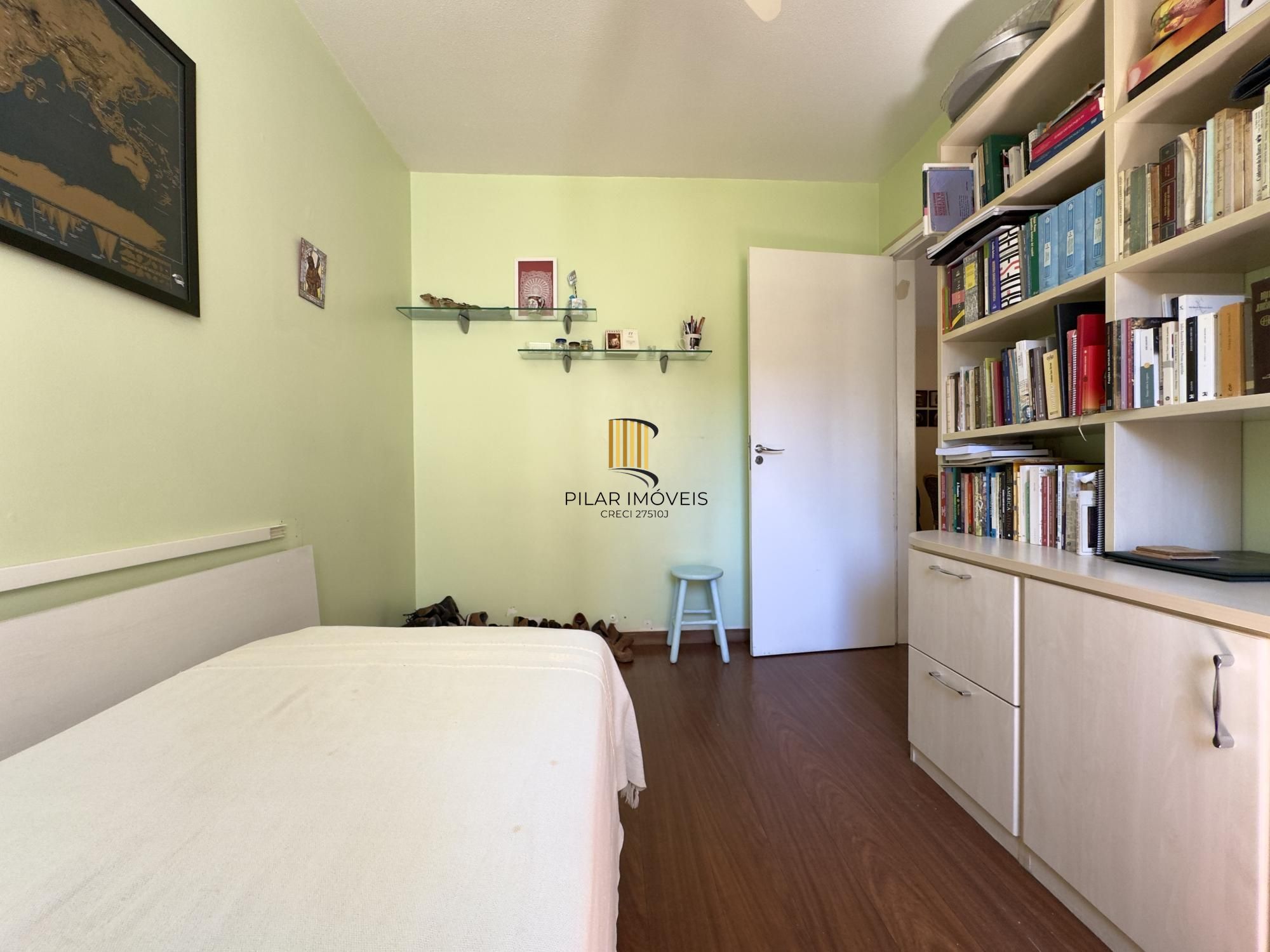 Apartamento 2 dormitórios com sacada e vaga de garagem próximo à PUCRS