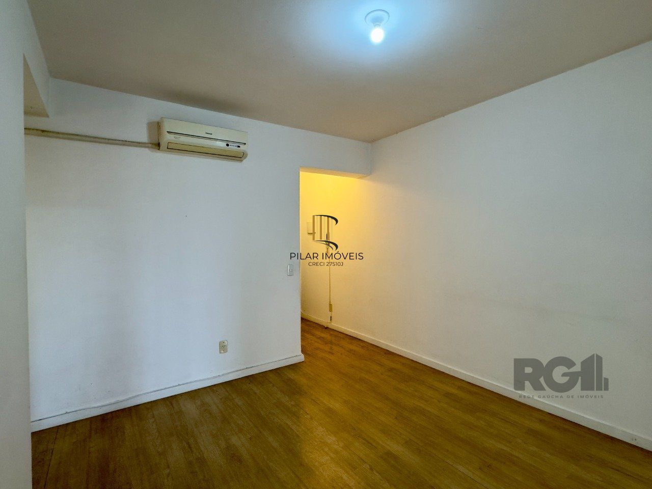 APARTAMENTO 1 DORMITÓRIO DE FRENTE NO CENTRO HISTÓRICO