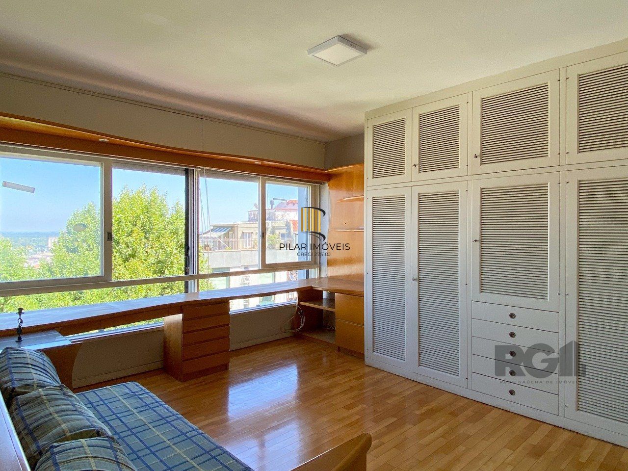 Apartamento com muito conforto e ótima iluminação no Moinhos de Vento