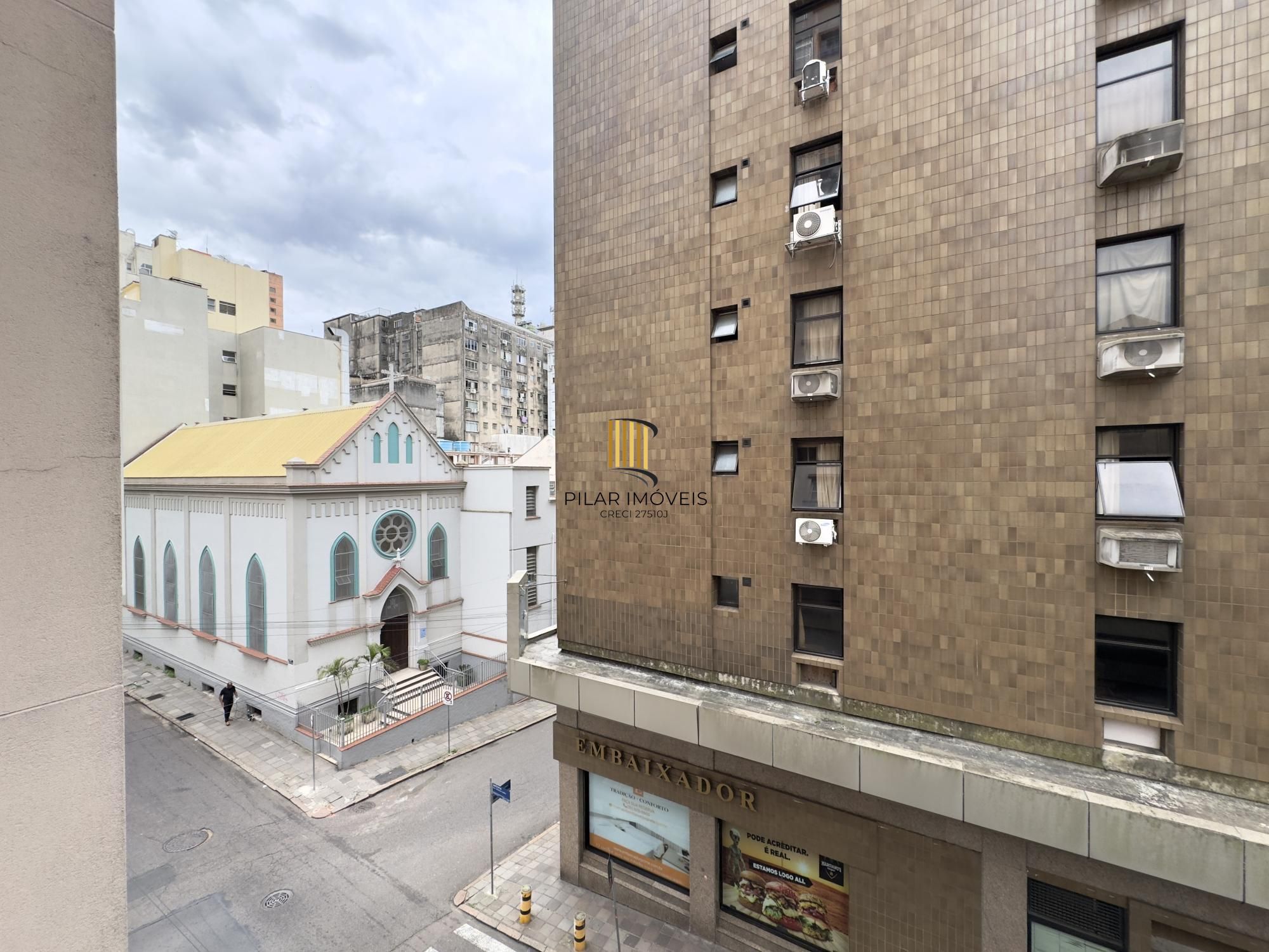 Apartamento reformado de 103m², 3 dormitórios, sendo 1 suíte no Centro Histórico