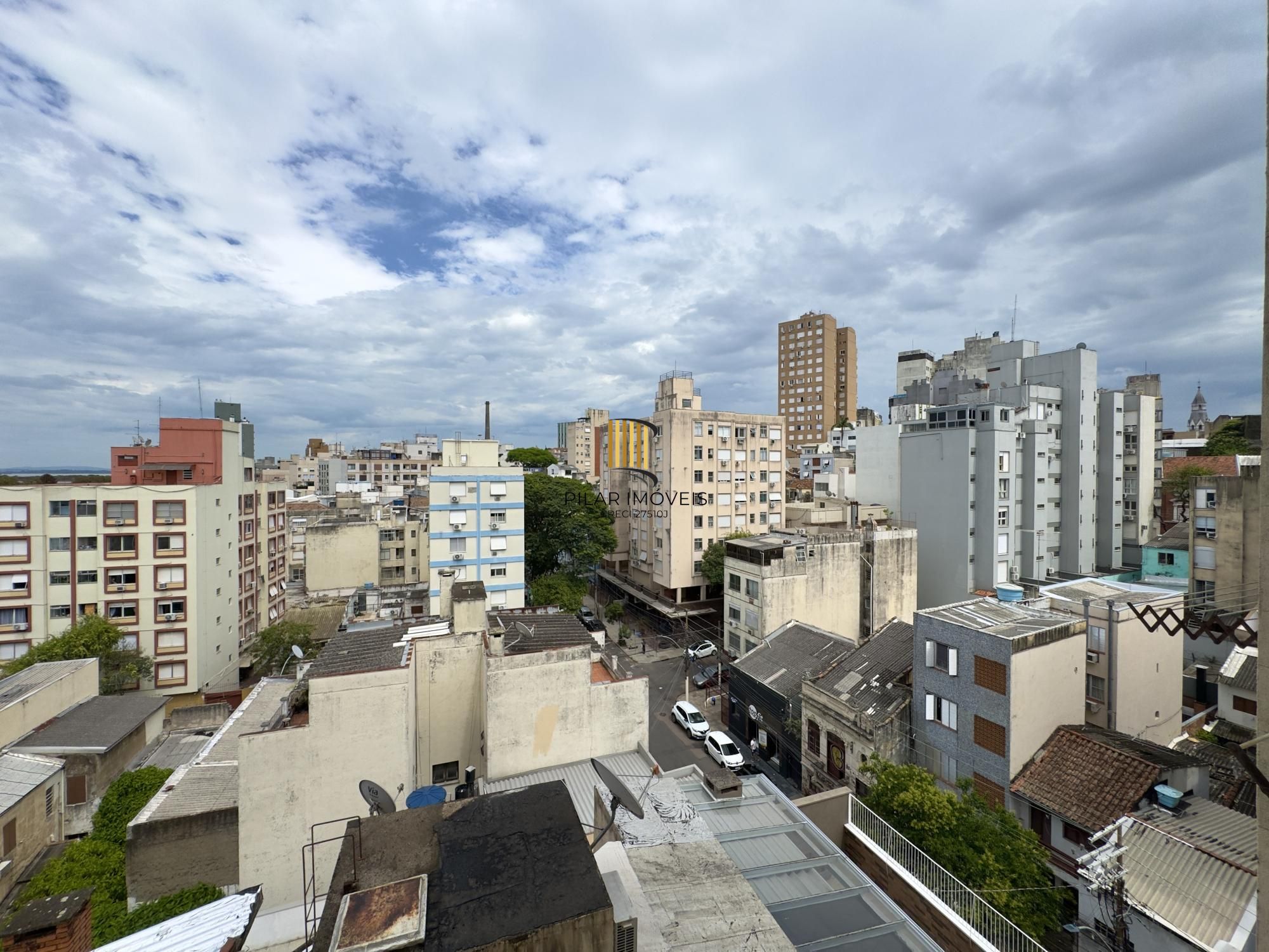 Apartamento 1 dormitório com vista para o Guaíba no Centro Histórico