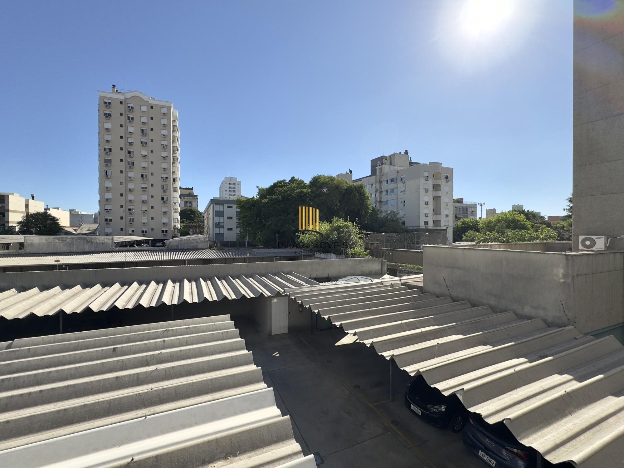 APARTAMENTO 2 DORMITÓRIOS, SENDO 1 SUÍTE COM VAGA DE GARAGEM NO BAIRRO SANTANA