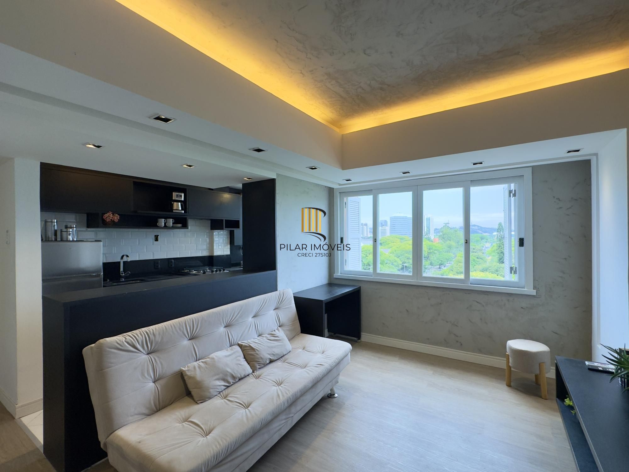 Apartamento reformado com vista definida, ótima localização no Centro Histórico