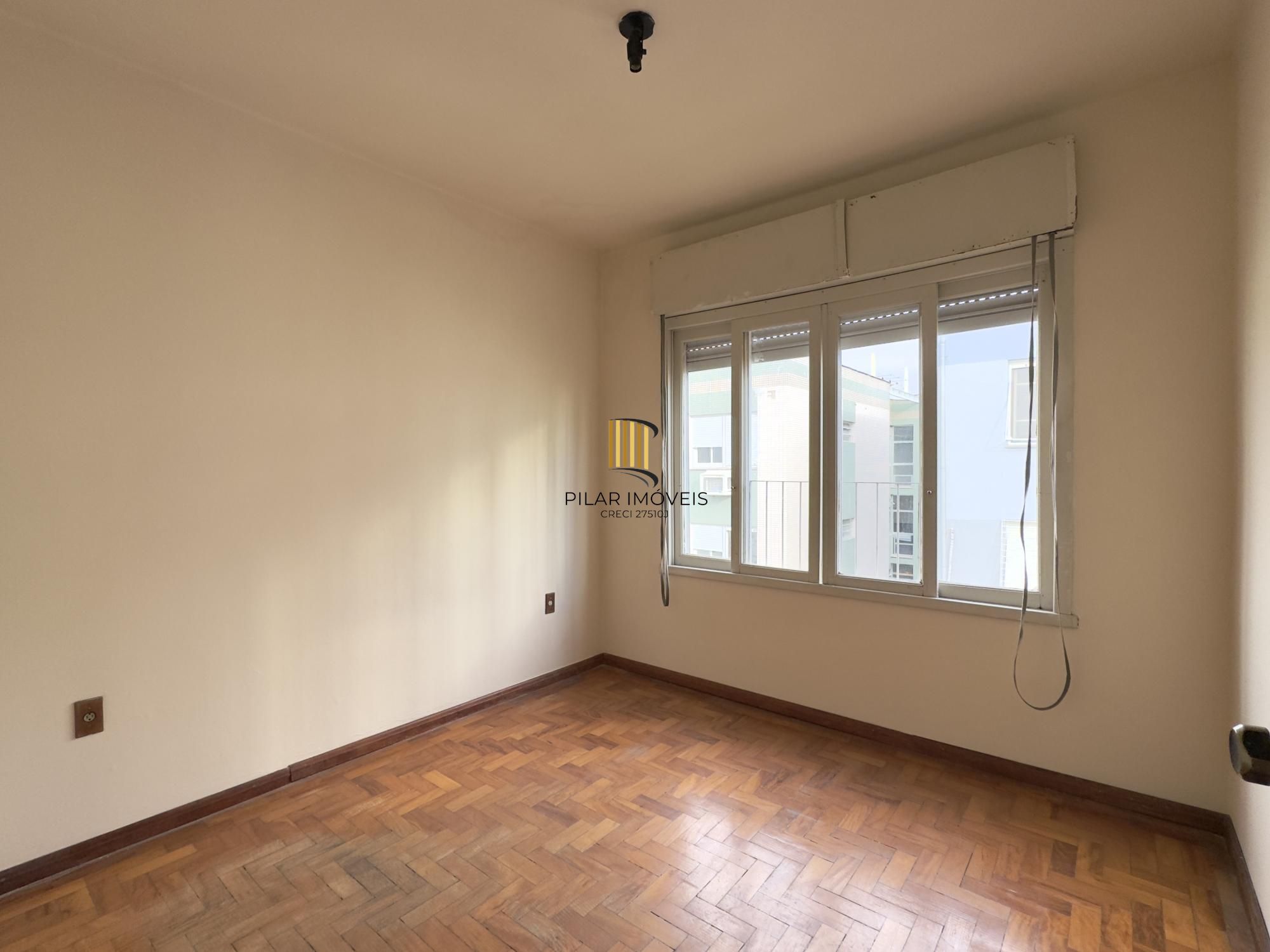 APARTAMENTO 2 DORMITÓRIOS COM PEÇAS AMPLAS NO BAIRRO PRAIA DE BELAS