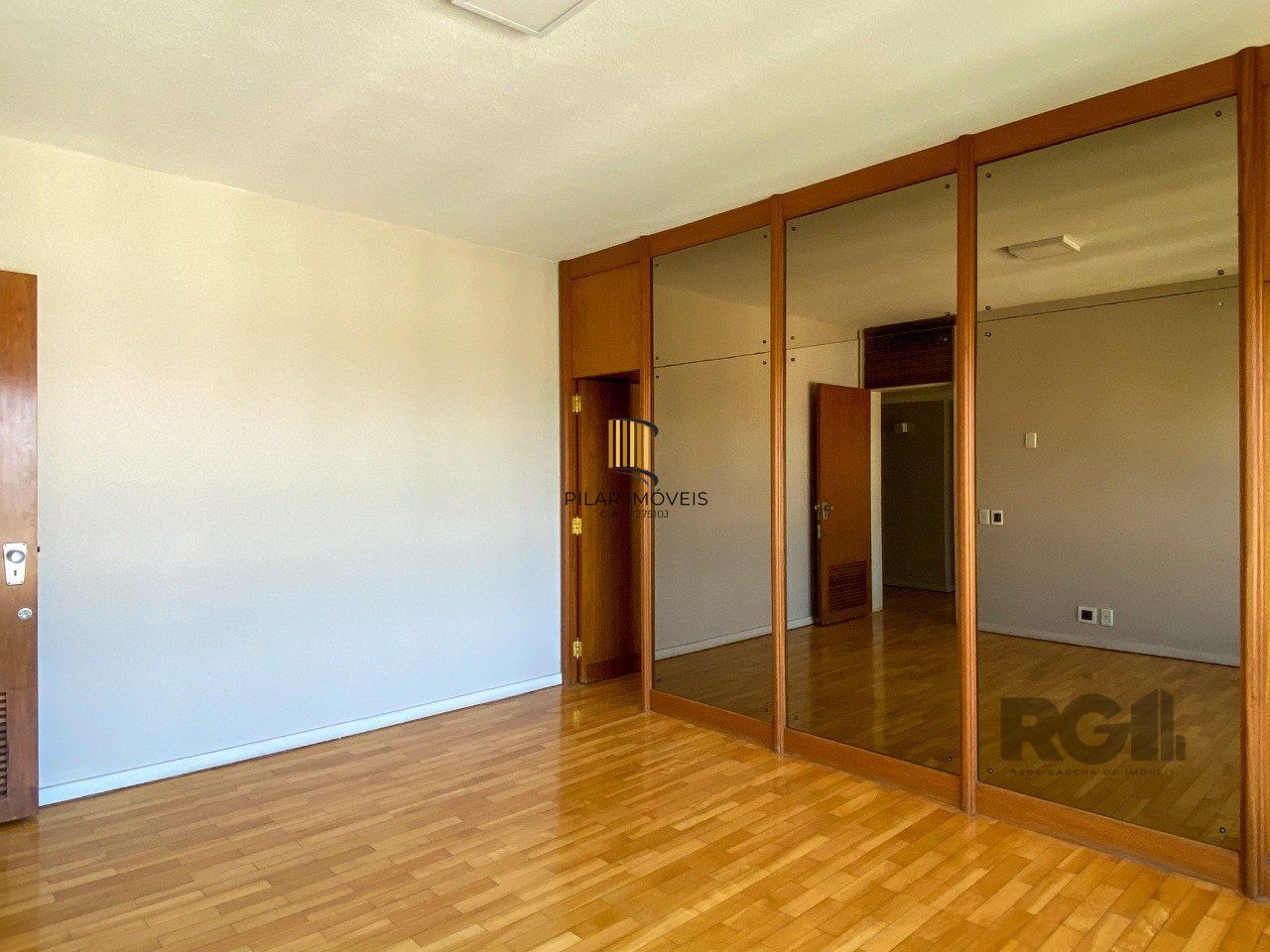 Apartamento com muito conforto e ótima iluminação no Moinhos de Vento